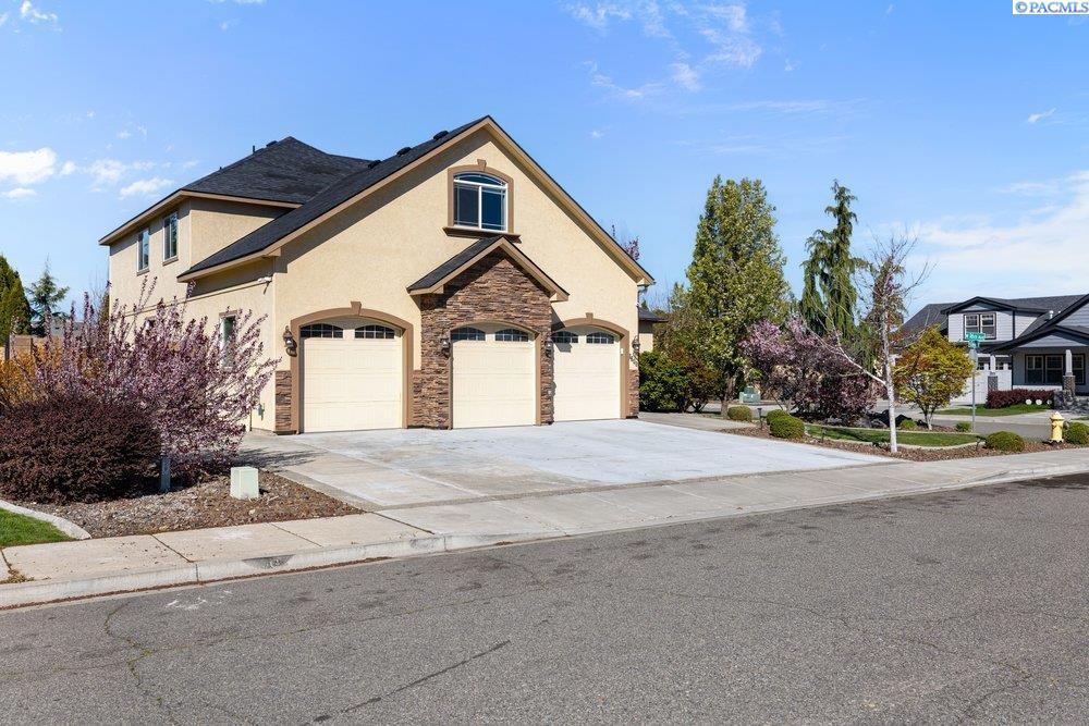 Photo 4 of Single family home for sale at 1600 S Edison St, Kennewick, WA 99338 | MLS# PAC291883 | Listing updated on 2026-10-01