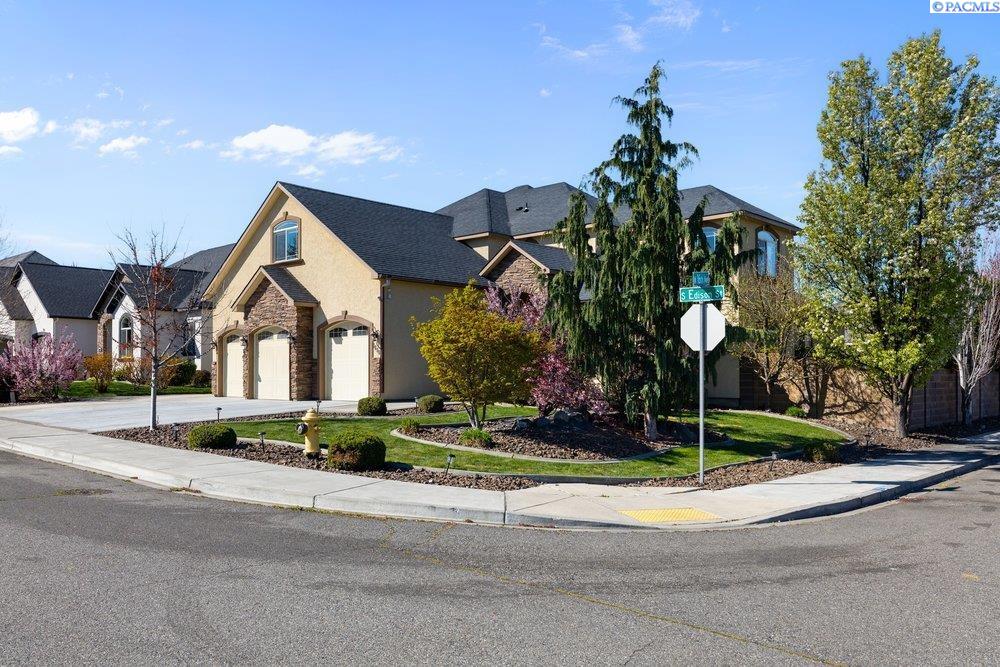 Photo 3 of Single family home for sale at 1600 S Edison St, Kennewick, WA 99338 | MLS# PAC291883 | Listing updated on 2026-10-01