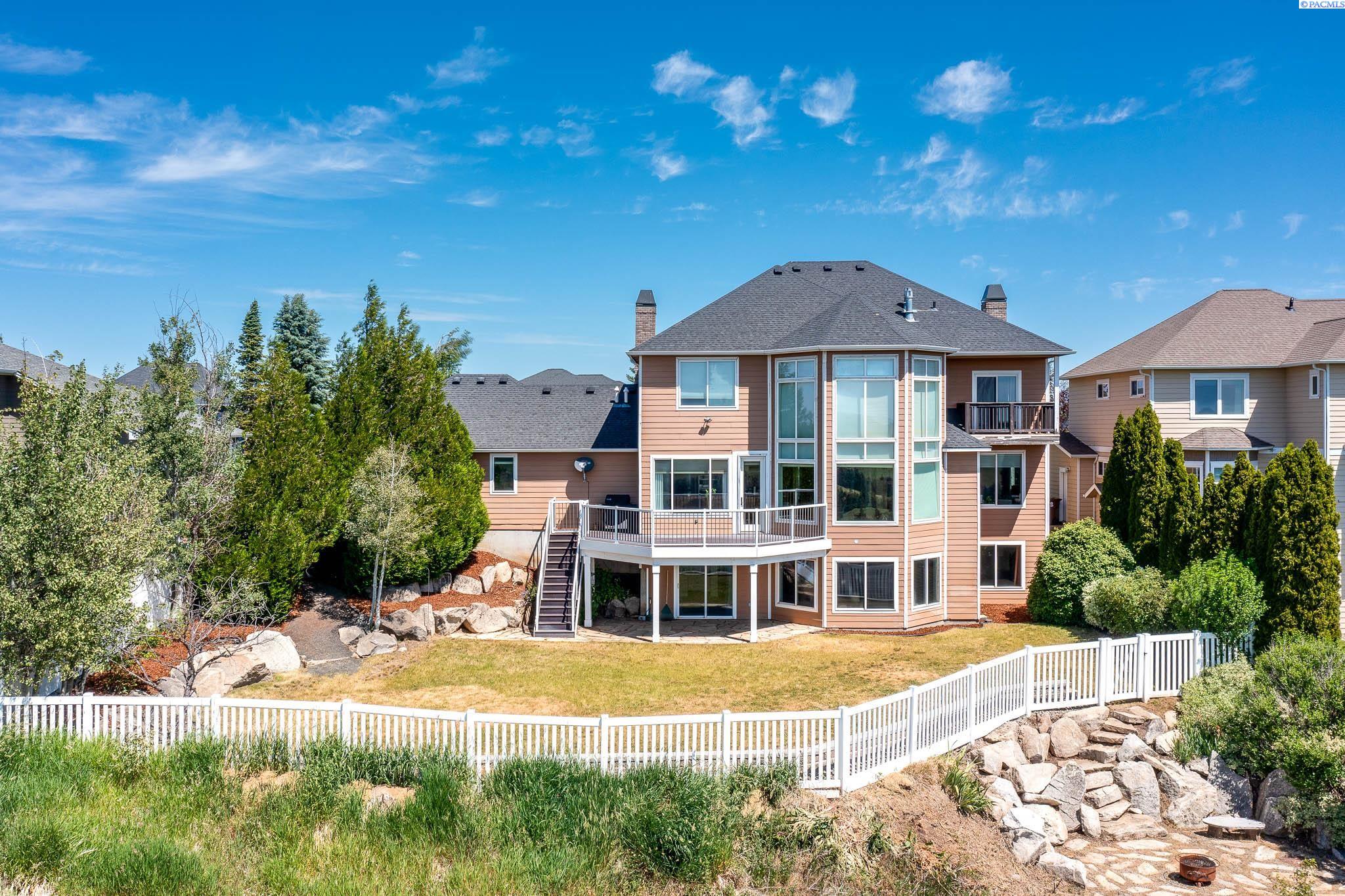 Photo 3 of Mansion for sale at 1105 Sw Meyer, Pullman, WA 99163 | MLS# PAC291899 | Listing updated on 2026-04-21