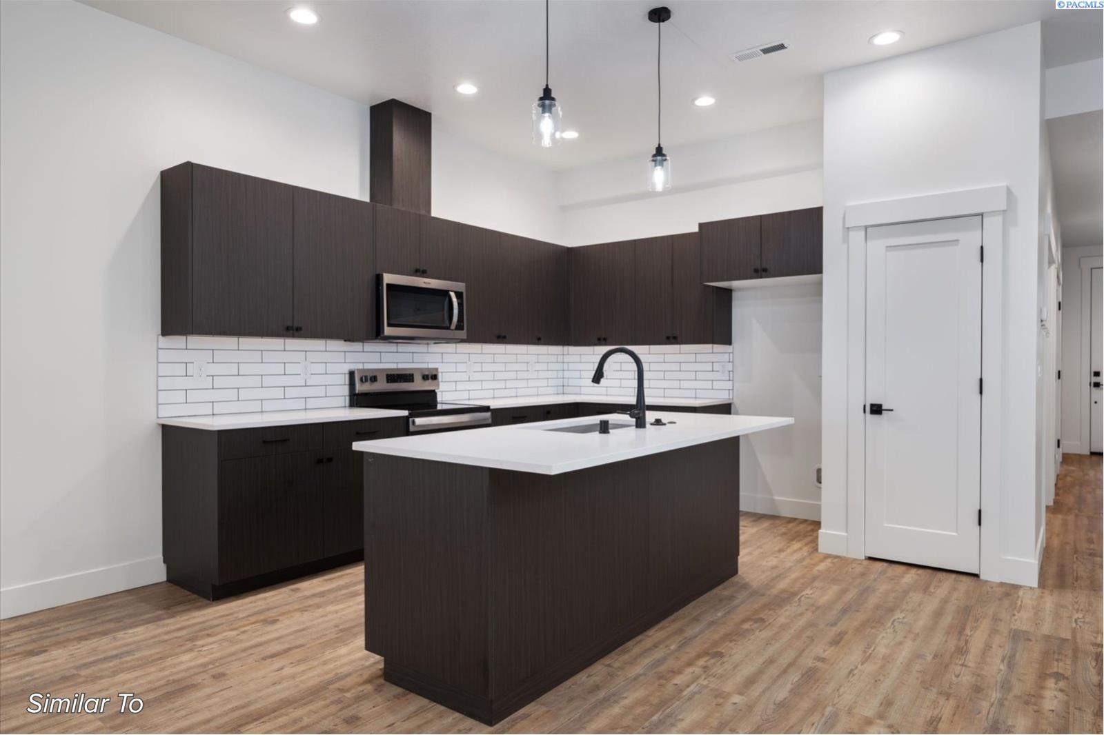 Photo 2 of Townhouse for sale at 1146 Fairhaven Loop, Richland, WA 99352 | MLS# PAC291969 | Listing updated on 2026-09-05