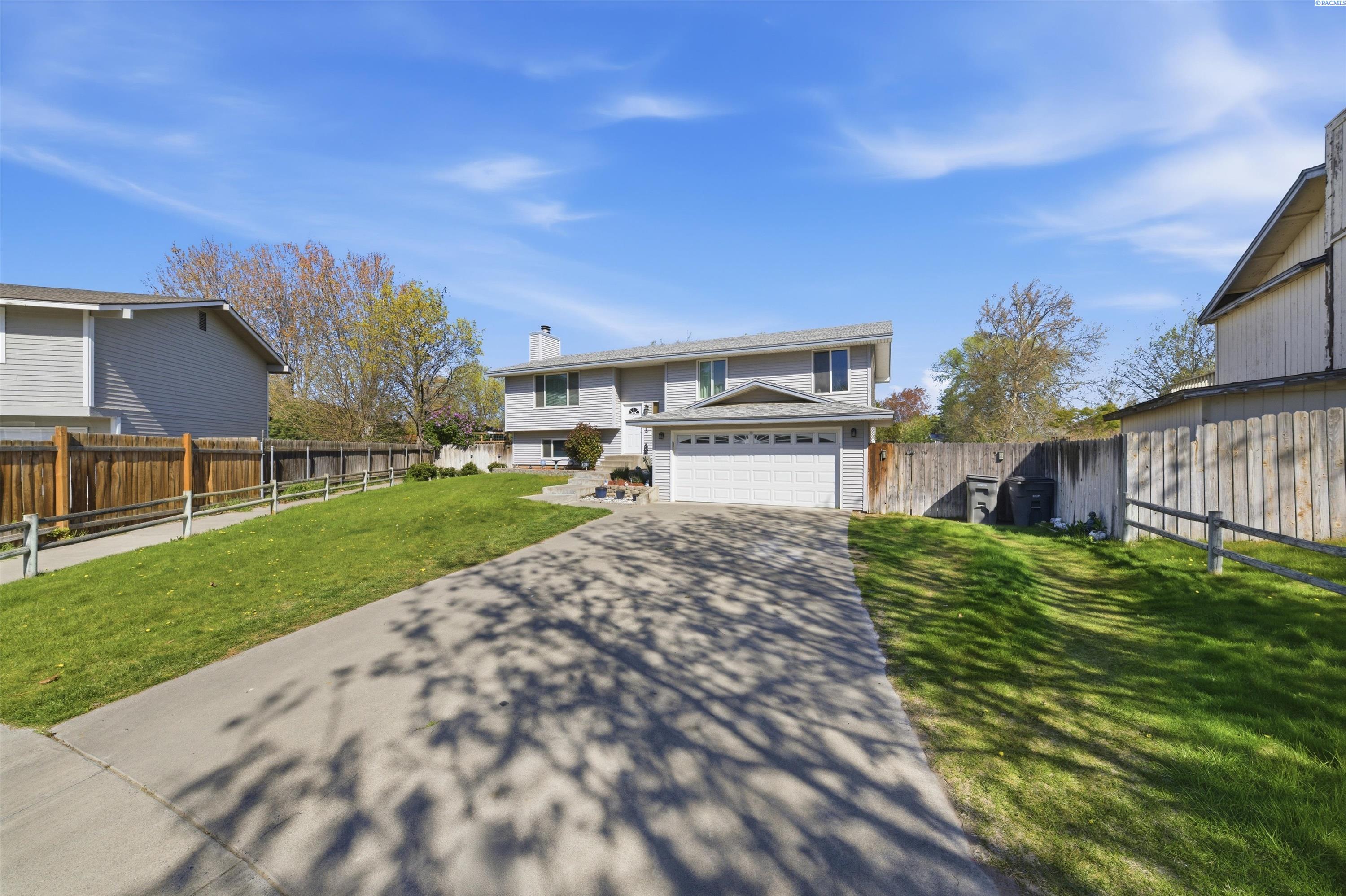 Photo 3 of Single family home for sale at 8130 W Entiat Pl, Kennewick, WA 99336 | MLS# PAC292002 | Listing updated on 2026-10-07