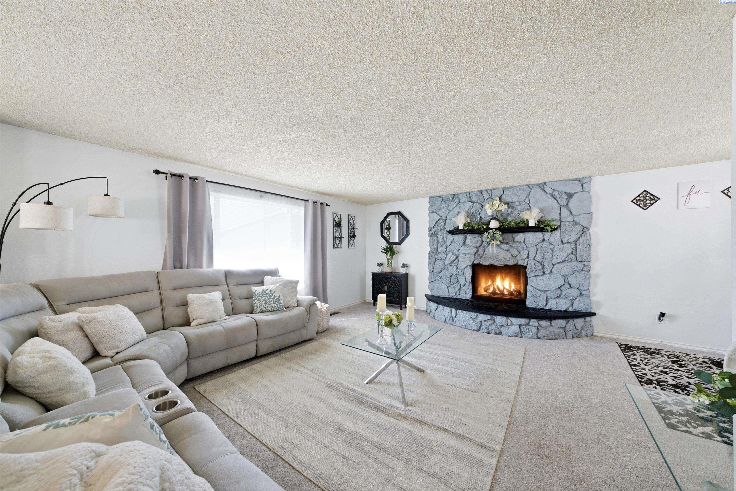 Photo 4 of Single family home for sale at 8130 W Entiat Pl, Kennewick, WA 99336 | MLS# PAC292002 | Listing updated on 2026-10-07