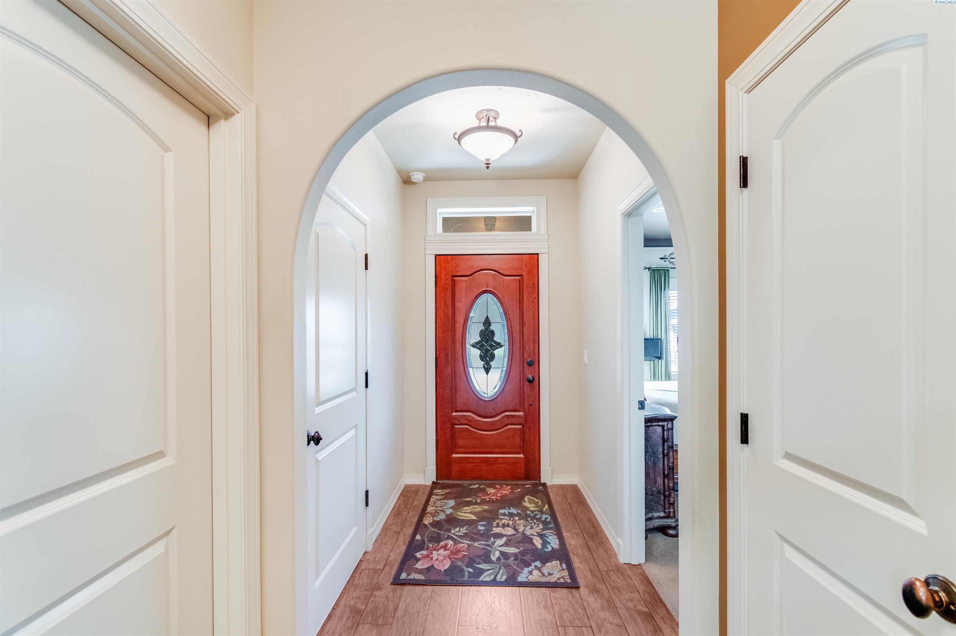 Photo 2 of Sale Pending at 107 Windsor Ln, Pasco, WA 99301 | MLS# PAC292063 | Listing updated on 2026-10-08