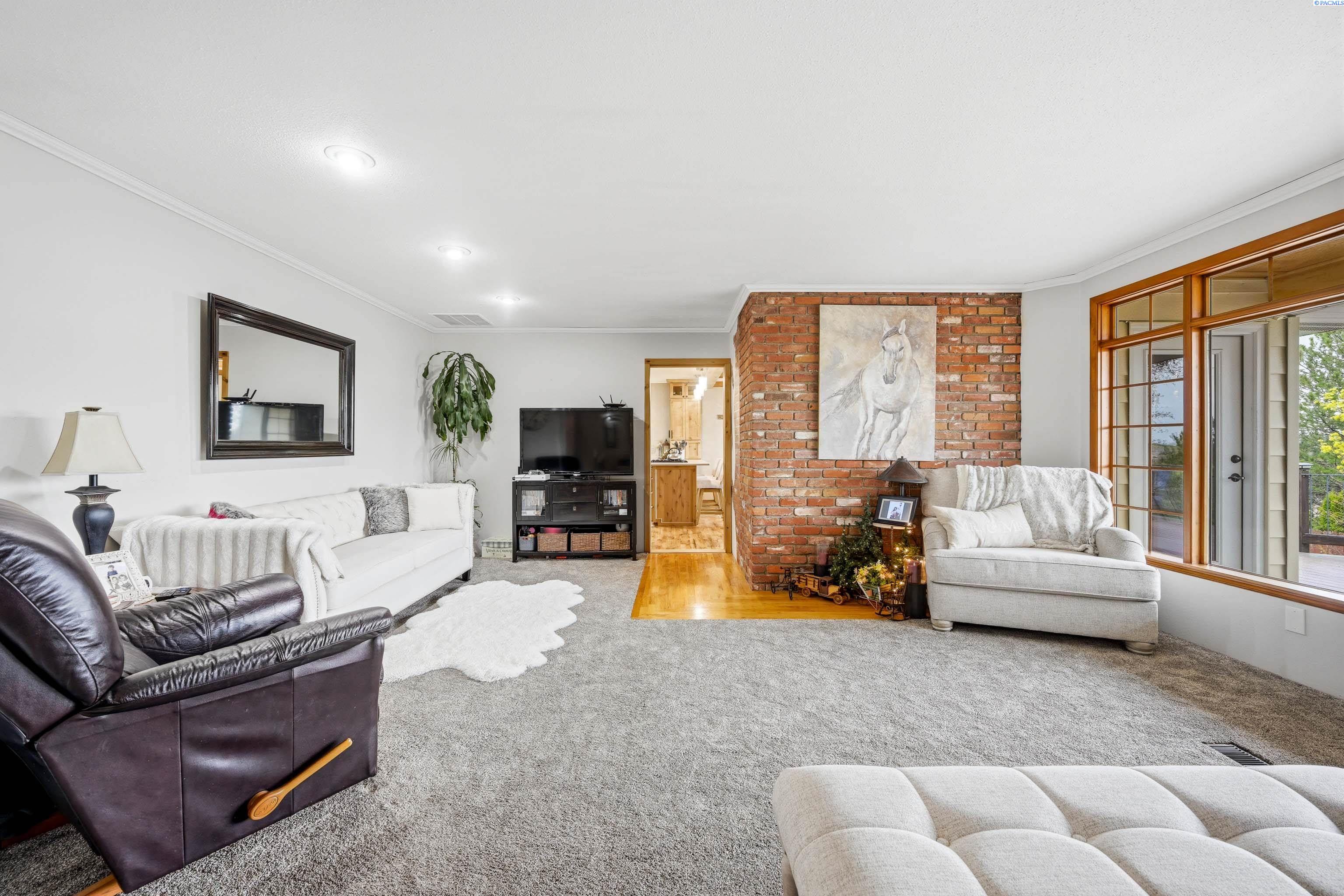 Photo 3 of Single family home for sale at 930 SW Fountain St, Pullman, WA 99163 | MLS# PAC292090 | Listing updated on 2026-07-17