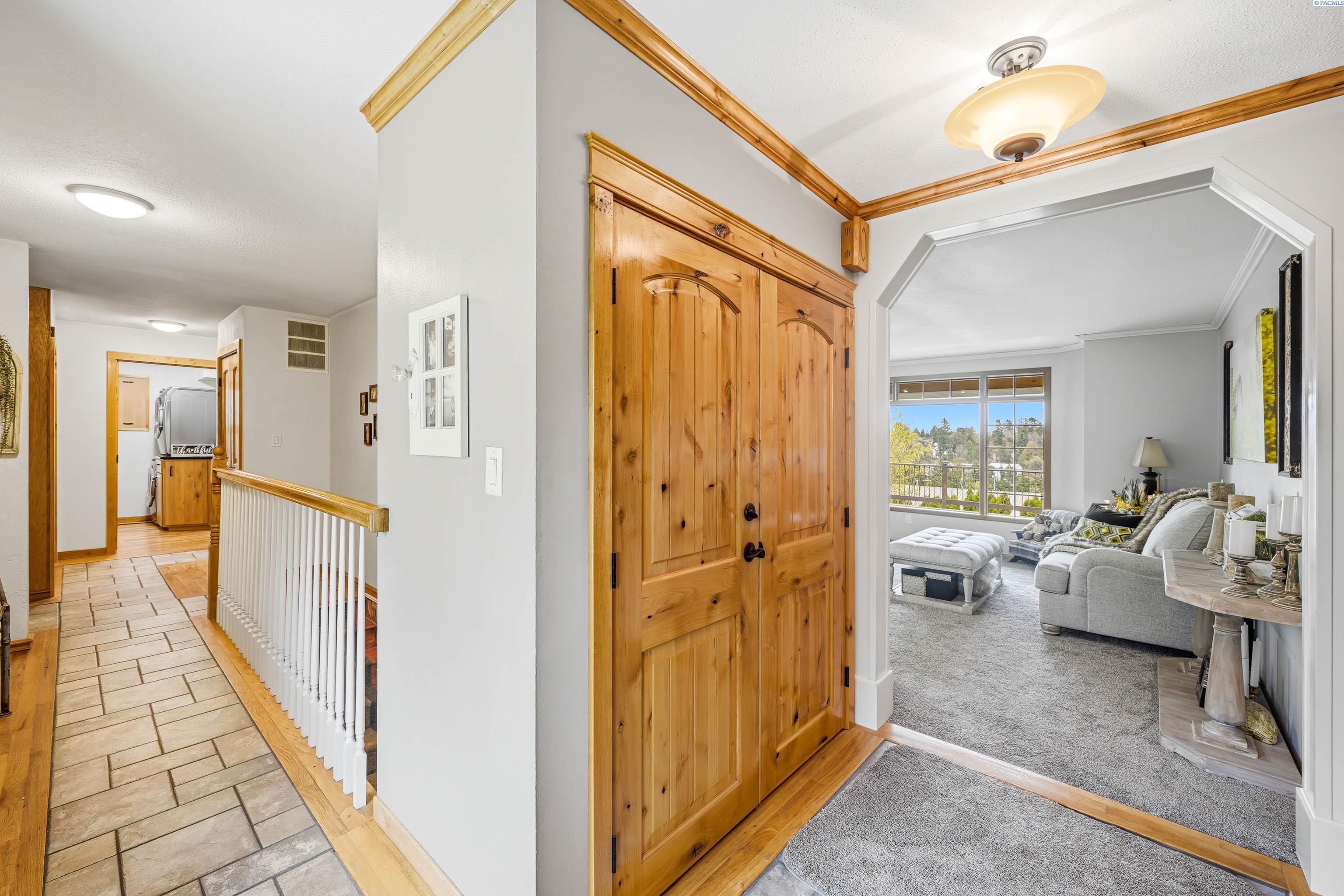 Photo 3 of Single family home for sale at 930 Sw Fountain St, Pullman, WA 99163 | MLS# PAC292090 | Listing updated on 2026-07-17
