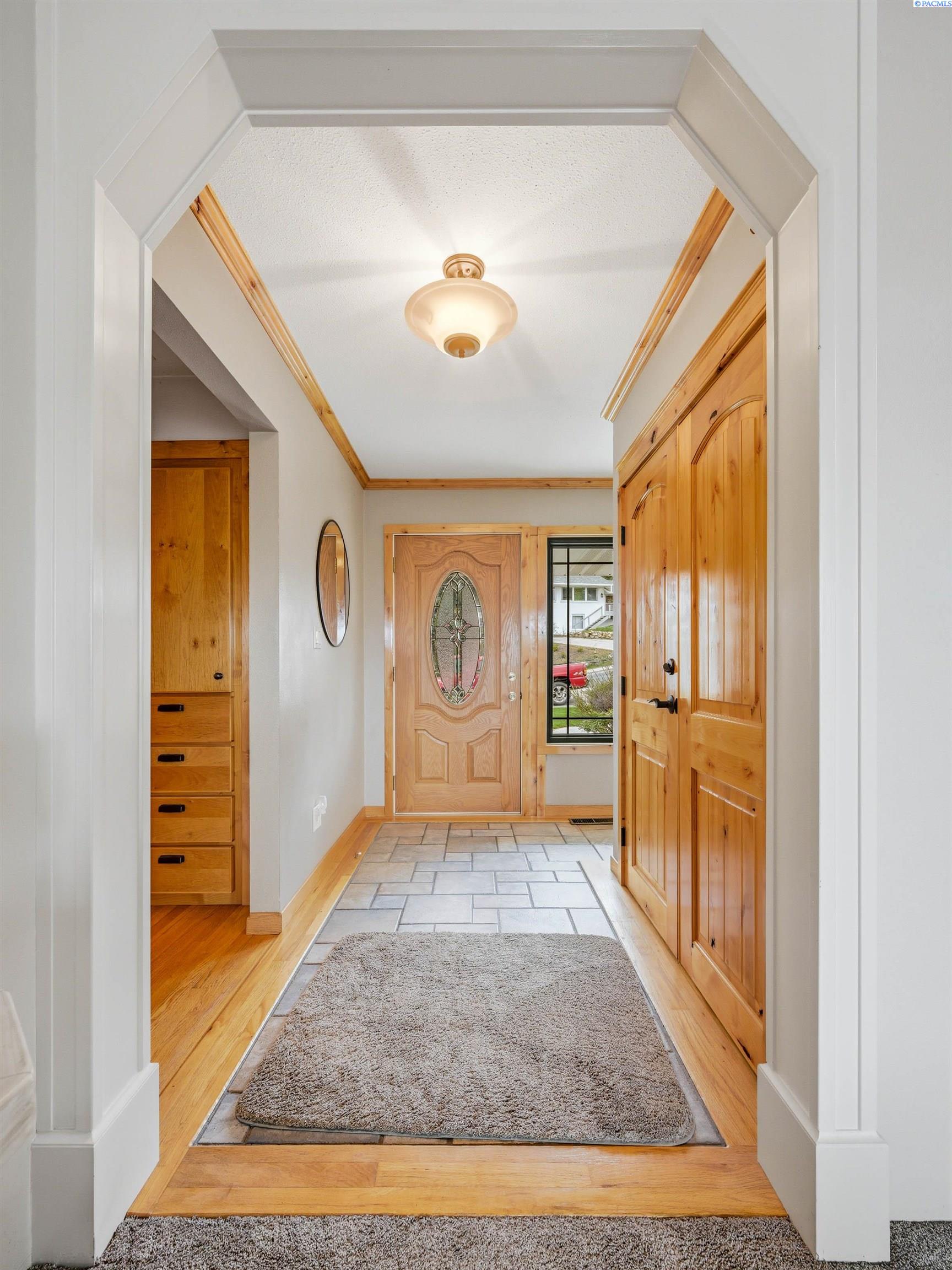 Photo 2 of Single family home for sale at 930 Sw Fountain St, Pullman, WA 99163 | MLS# PAC292090 | Listing updated on 2026-07-17