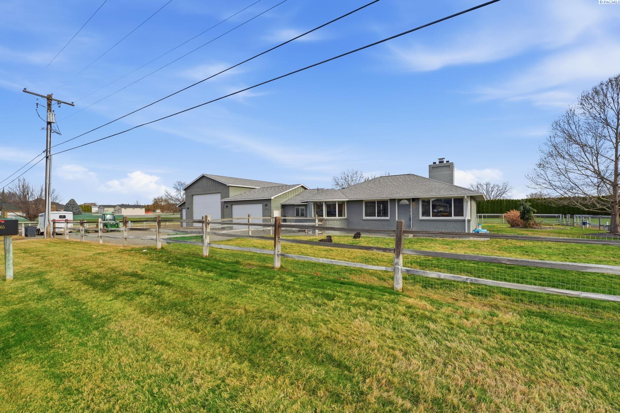 Photo 4 of Single family home for sale at 2205 Road 72, Pasco, WA 99301 | MLS# PAC292162 | Listing updated on 2026-07-10