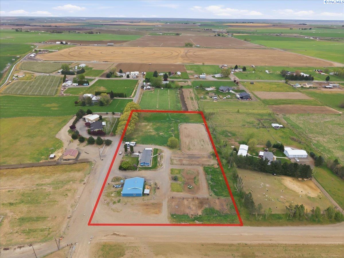 Photo 3 of Manufactured home for sale at 201 Clover Ln, Pasco, WA 99301 | MLS# PAC292179 | Listing updated on 2026-10-13