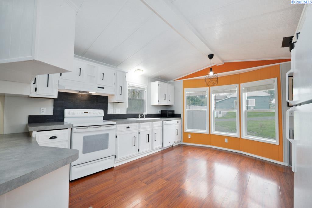 Photo 3 of Manufactured home for sale at 245 E Houghton St, Palouse, WA 99161 | MLS# PAC292257 | Listing updated on 2026-09-23