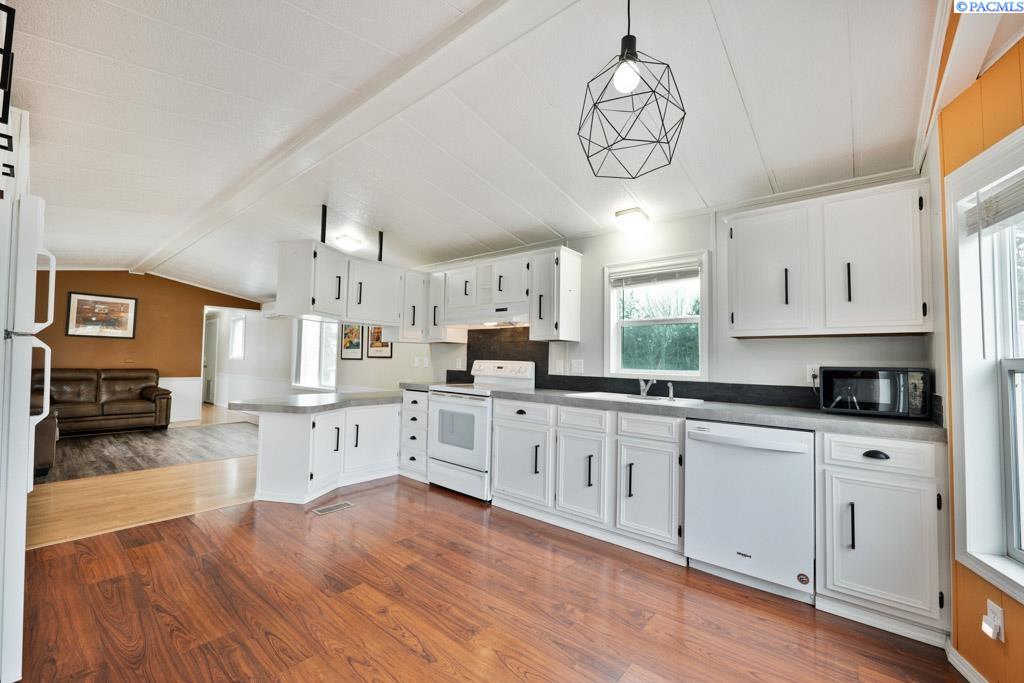 Photo 2 of Manufactured home for sale at 245 E Houghton St, Palouse, WA 99161 | MLS# PAC292257 | Listing updated on 2026-09-23
