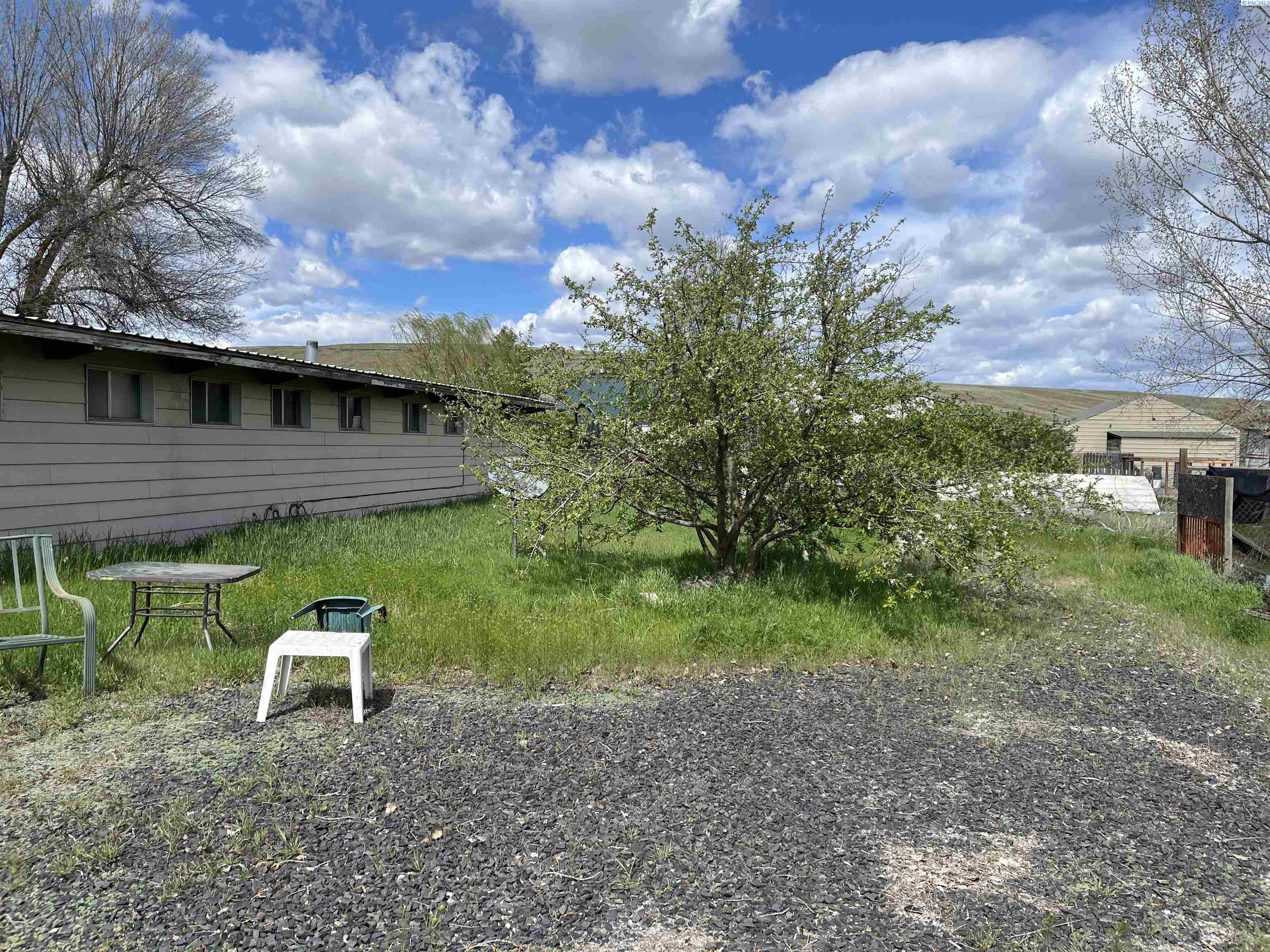 Photo 3 of Single family home for sale at 120 N Violet Ave, Kahlotus, WA 99335 | MLS# PAC292289 | Listing updated on 2026-04-22