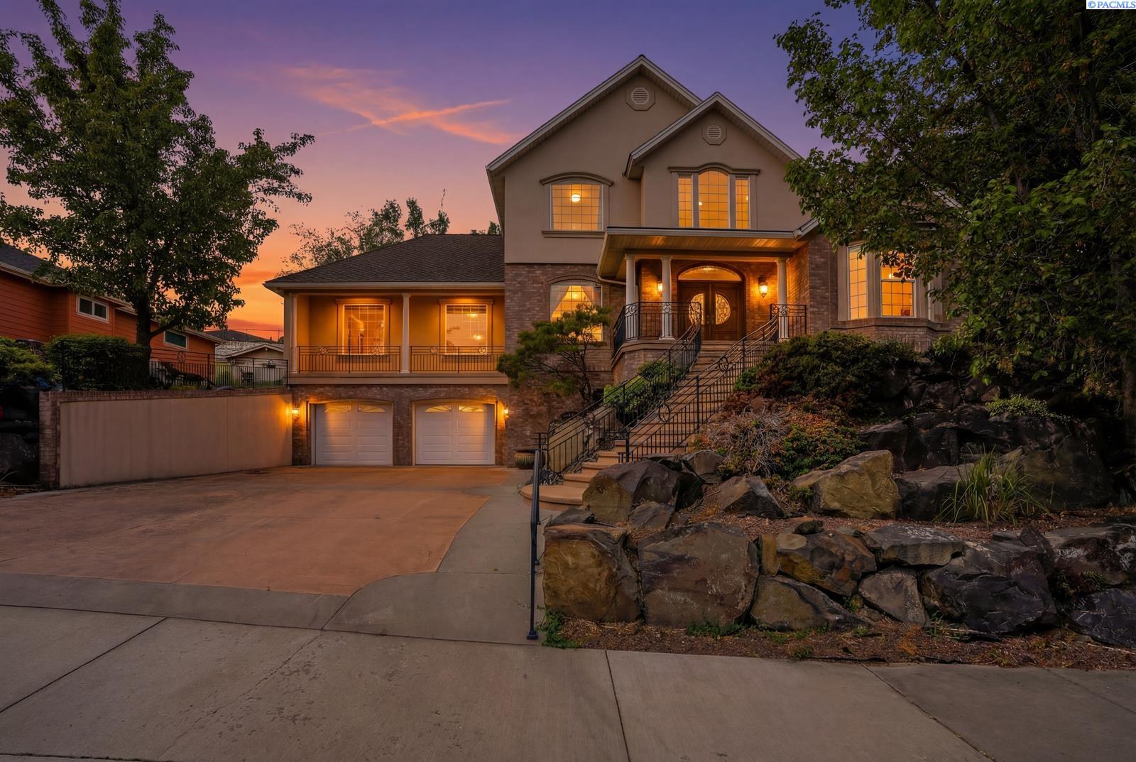 Photo 2 of Single family home for sale at 1310 Country View Ct, Sunnyside, WA 98944 | MLS# PAC292353 | Listing updated on 2026-09-23