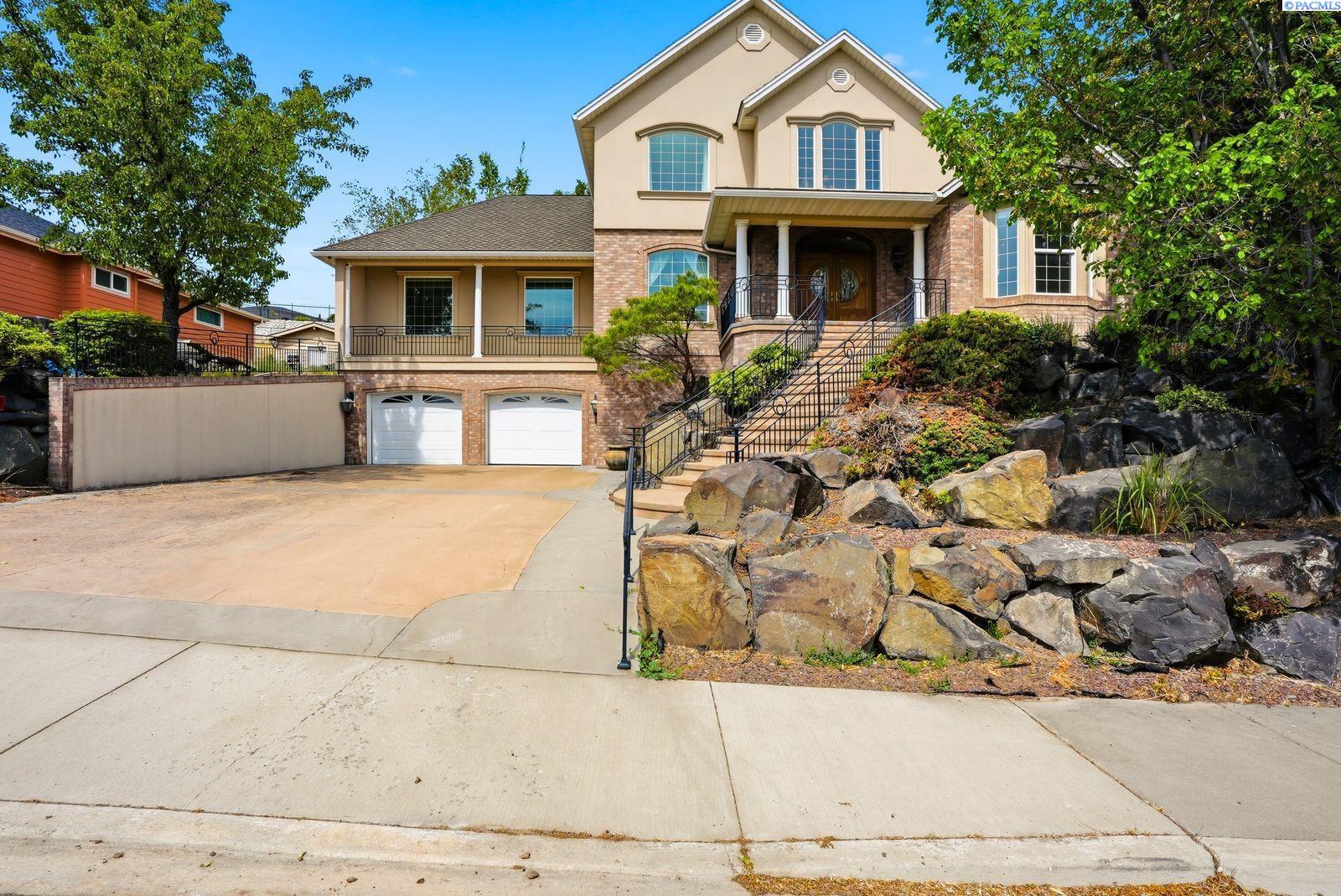 Photo 3 of Single family home for sale at 1310 Country View Ct, Sunnyside, WA 98944 | MLS# PAC292353 | Listing updated on 2026-09-23