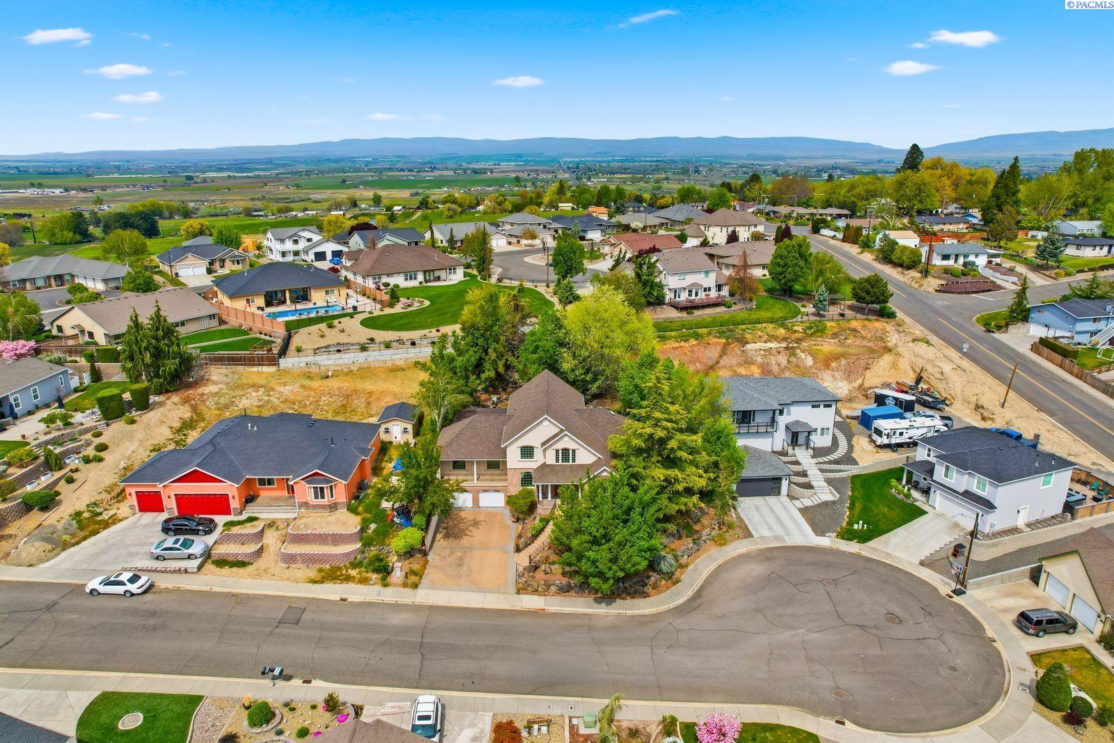Photo 3 of Single family home for sale at 1310 Country View Ct, Sunnyside, WA 98944 | MLS# PAC292353 | Listing updated on 2026-09-23