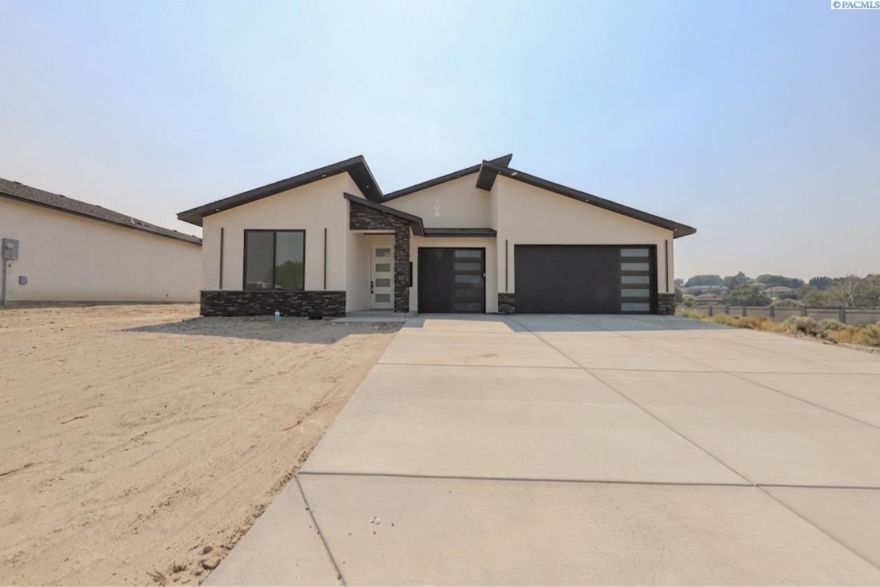 Photo 1 of Single family home for sale at 4114 S Kingwood St, Kennewick, WA 99337 | MLS# PAC292363 | Listing updated on 2026-10-07