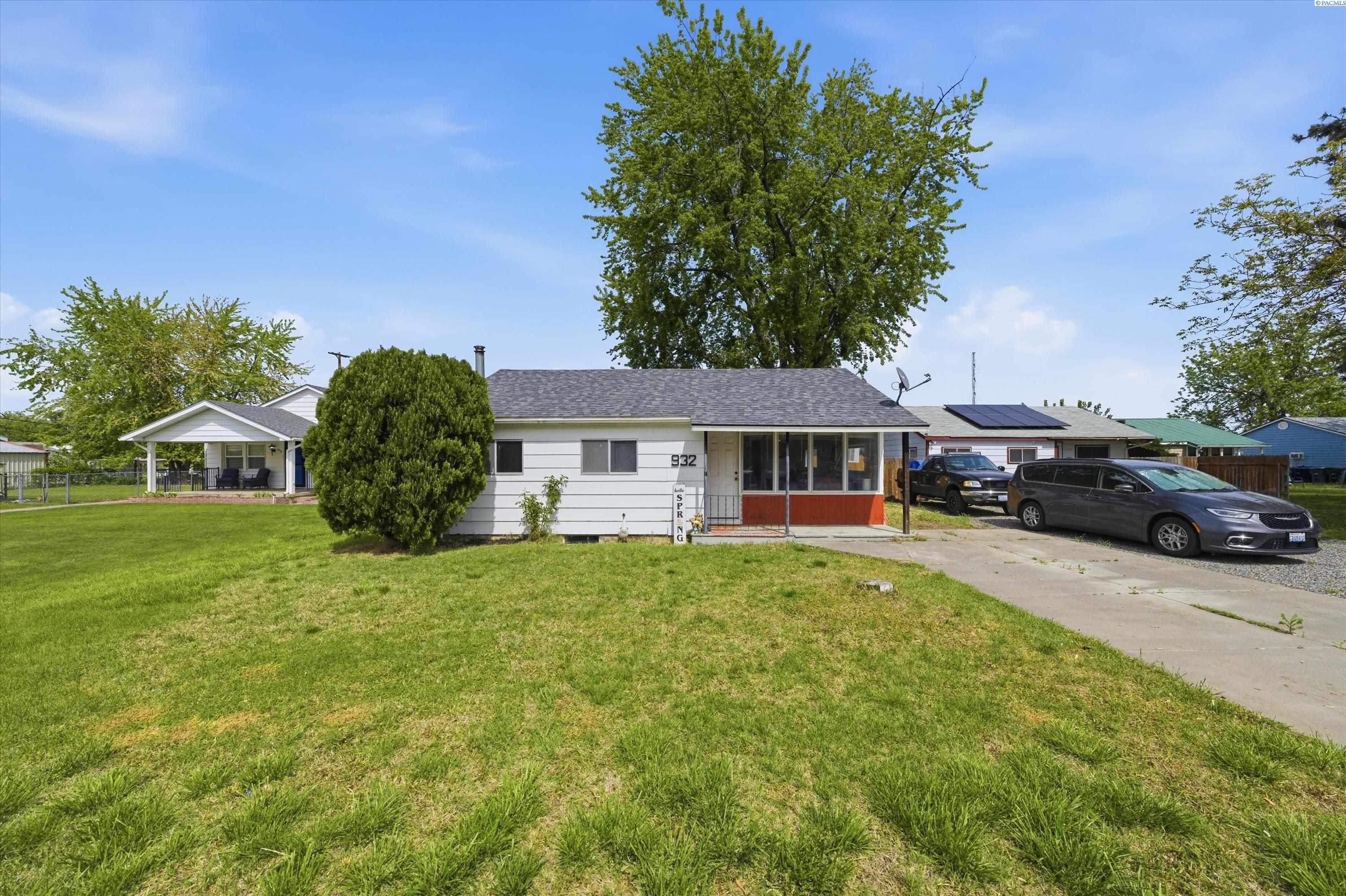 Photo 2 of Single family home for sale at 932 Sanford Ave, Richland, WA 99352 | MLS# PAC292442 | Listing updated on 2026-10-02