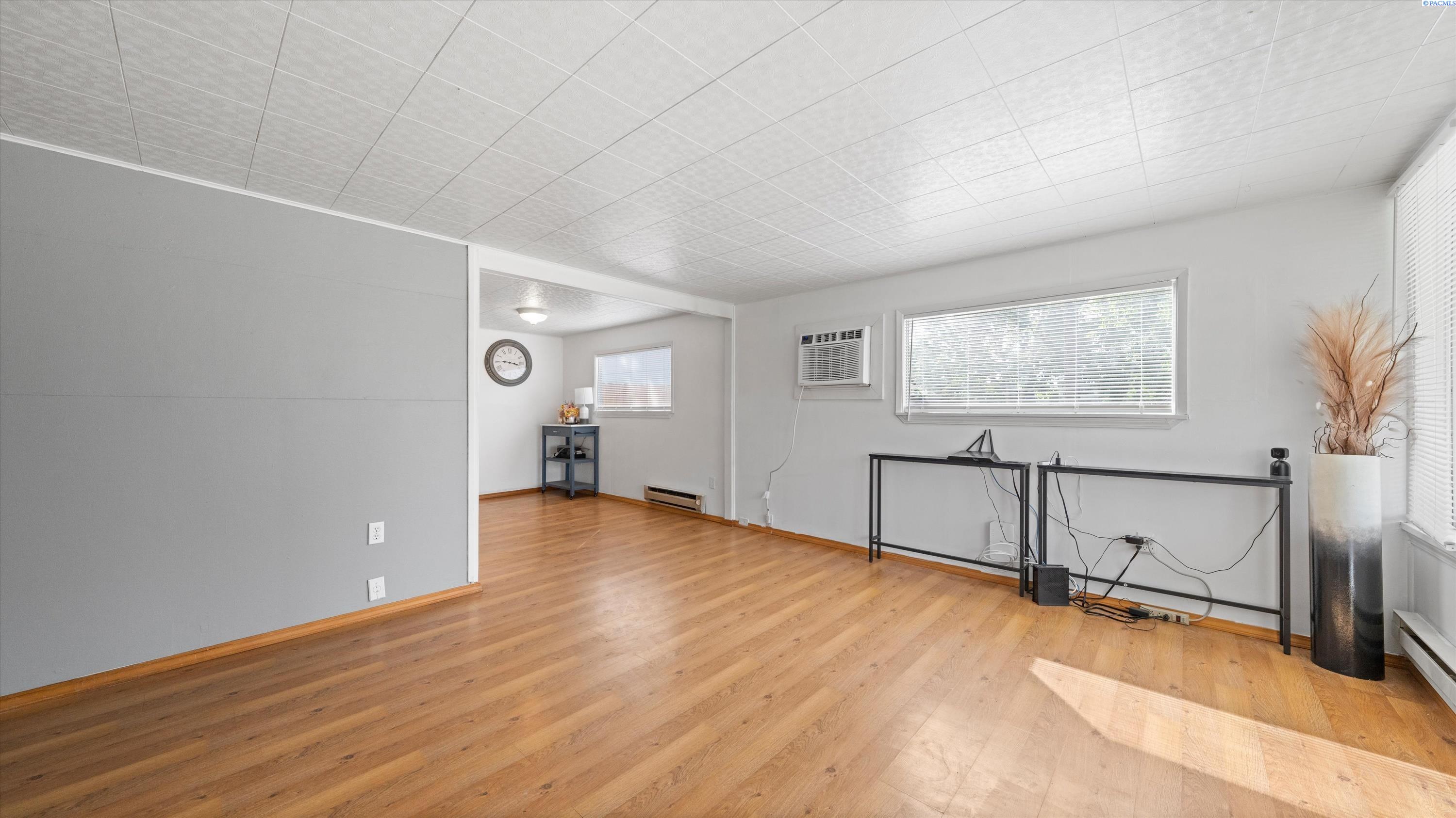 Photo 3 of Single family home for sale at 932 Sanford Ave, Richland, WA 99352 | MLS# PAC292442 | Listing updated on 2026-10-02