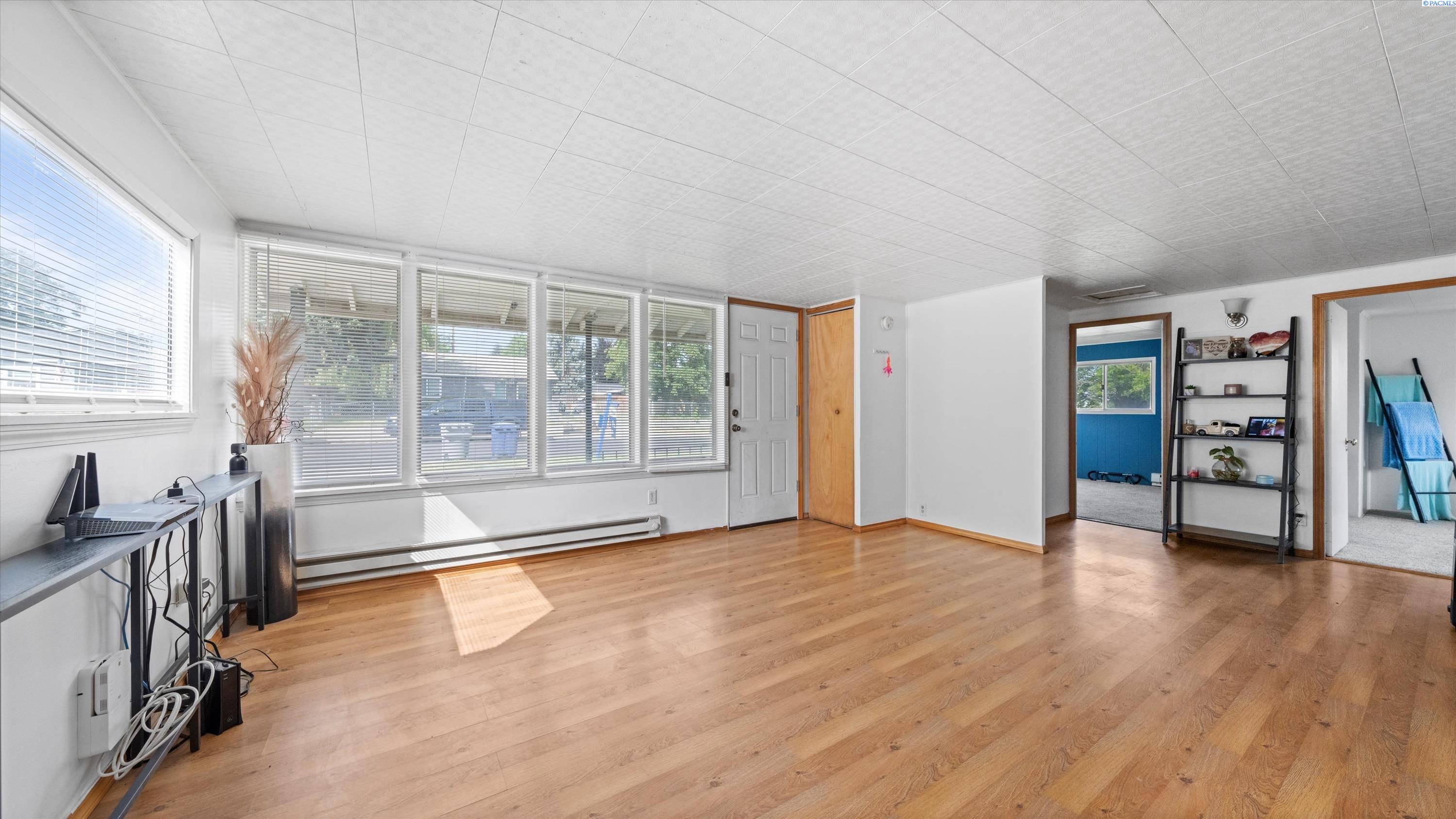 Photo 3 of Single family home for sale at 932 Sanford Ave, Richland, WA 99352 | MLS# PAC292442 | Listing updated on 2026-10-02