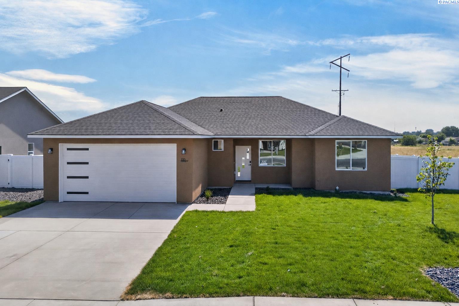 Photo 1 of Single family home for sale at 100 Olivera St, Grandview, WA 98930 | MLS# PAC292603 | Listing updated on 2026-09-17