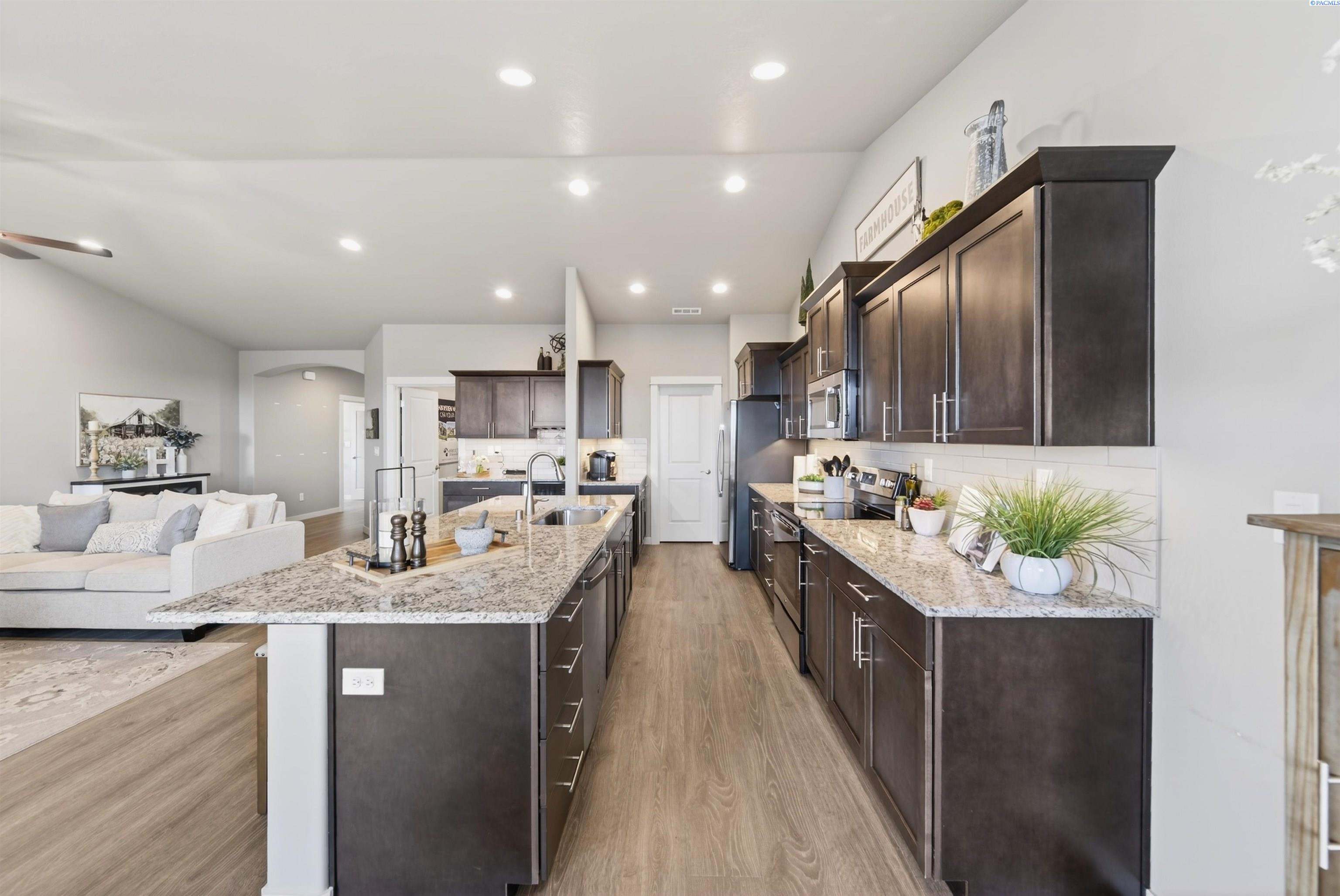 Photo 2 of Single family home for sale at 1409 Sw Kelandren Dr, Prosser, WA 99350 | MLS# PAC292644 | Listing updated on 2026-09-11