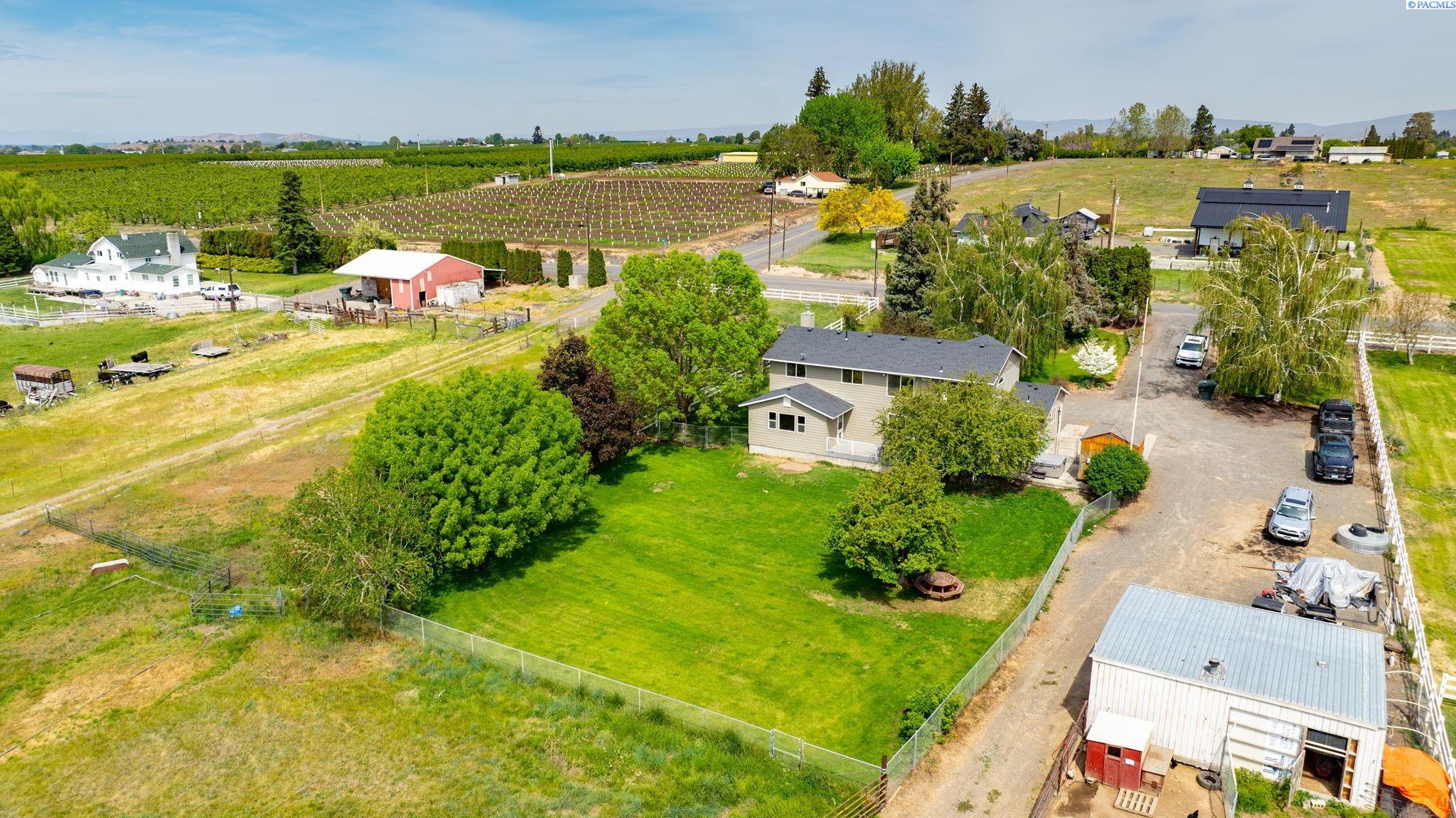 Photo 3 of Single family home for sale at 400 Charvet Rd, Grandview, WA 98930 | MLS# PAC292710 | Listing updated on 2026-10-13