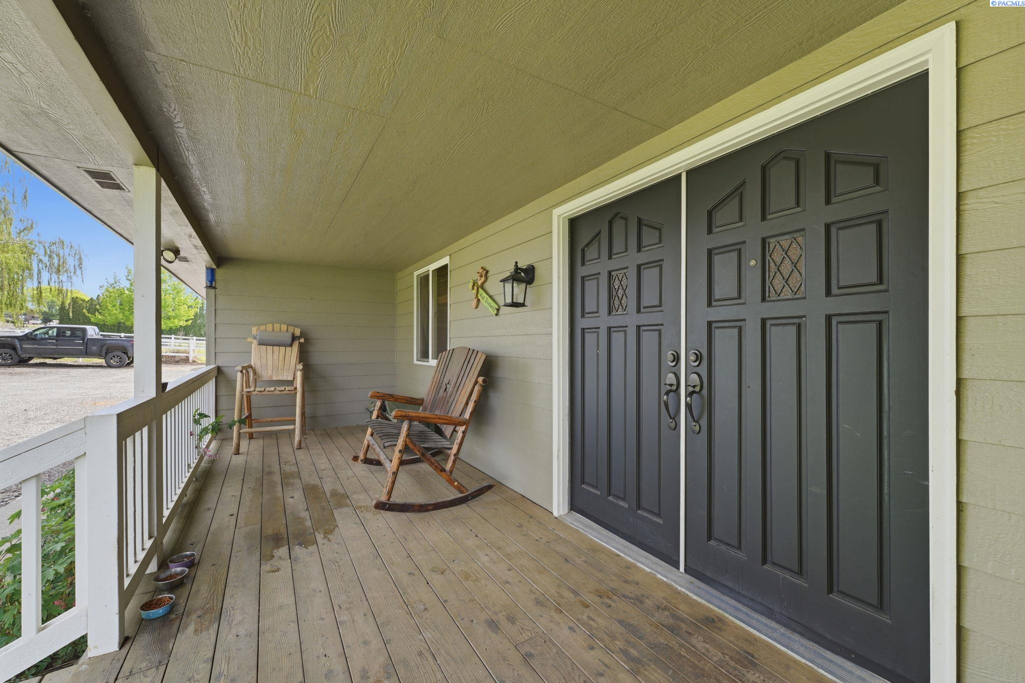 Photo 3 of Single family home for sale at 400 Charvet Rd, Grandview, WA 98930 | MLS# PAC292710 | Listing updated on 2026-10-13