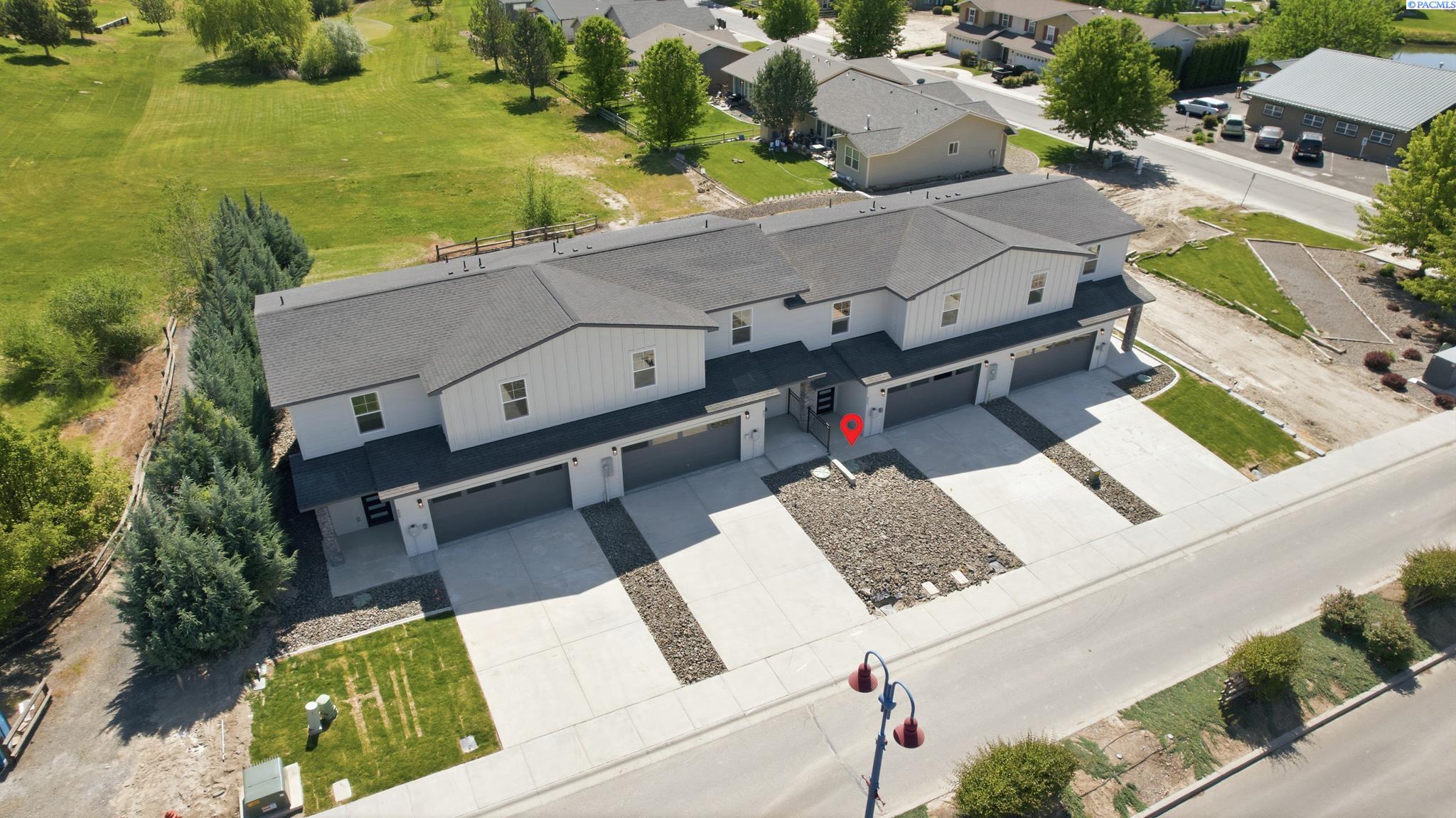 Photo 3 of Townhouse for sale at 805 Fountain Blvd, Zillah, WA 98953 | MLS# PAC292715 | Listing updated on 2026-08-23