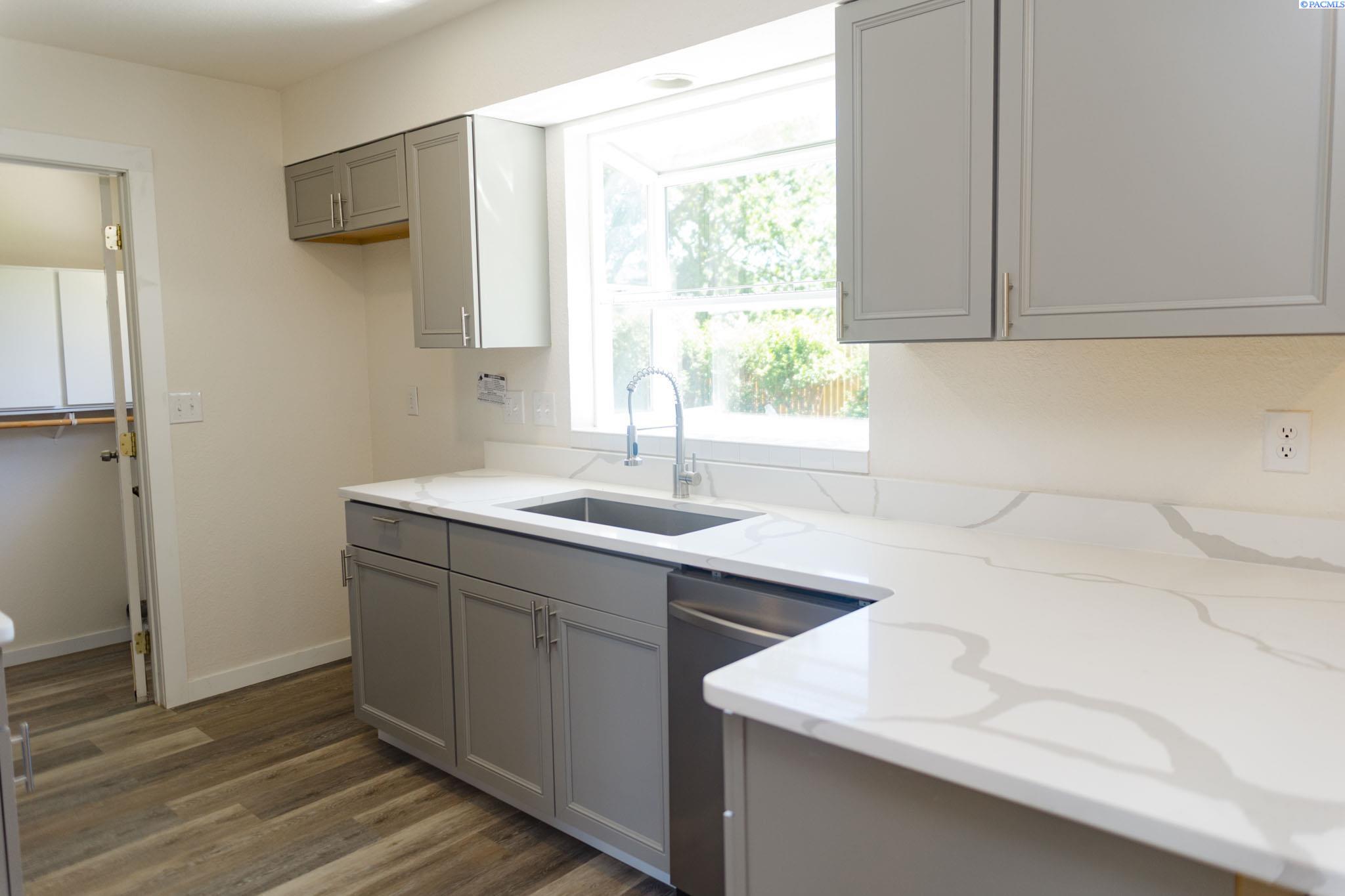 Photo 3 of Single family home for sale at 5015 W 6th Place, Kennewick, WA 99336 | MLS# PAC292725 | Listing updated on 2026-10-07