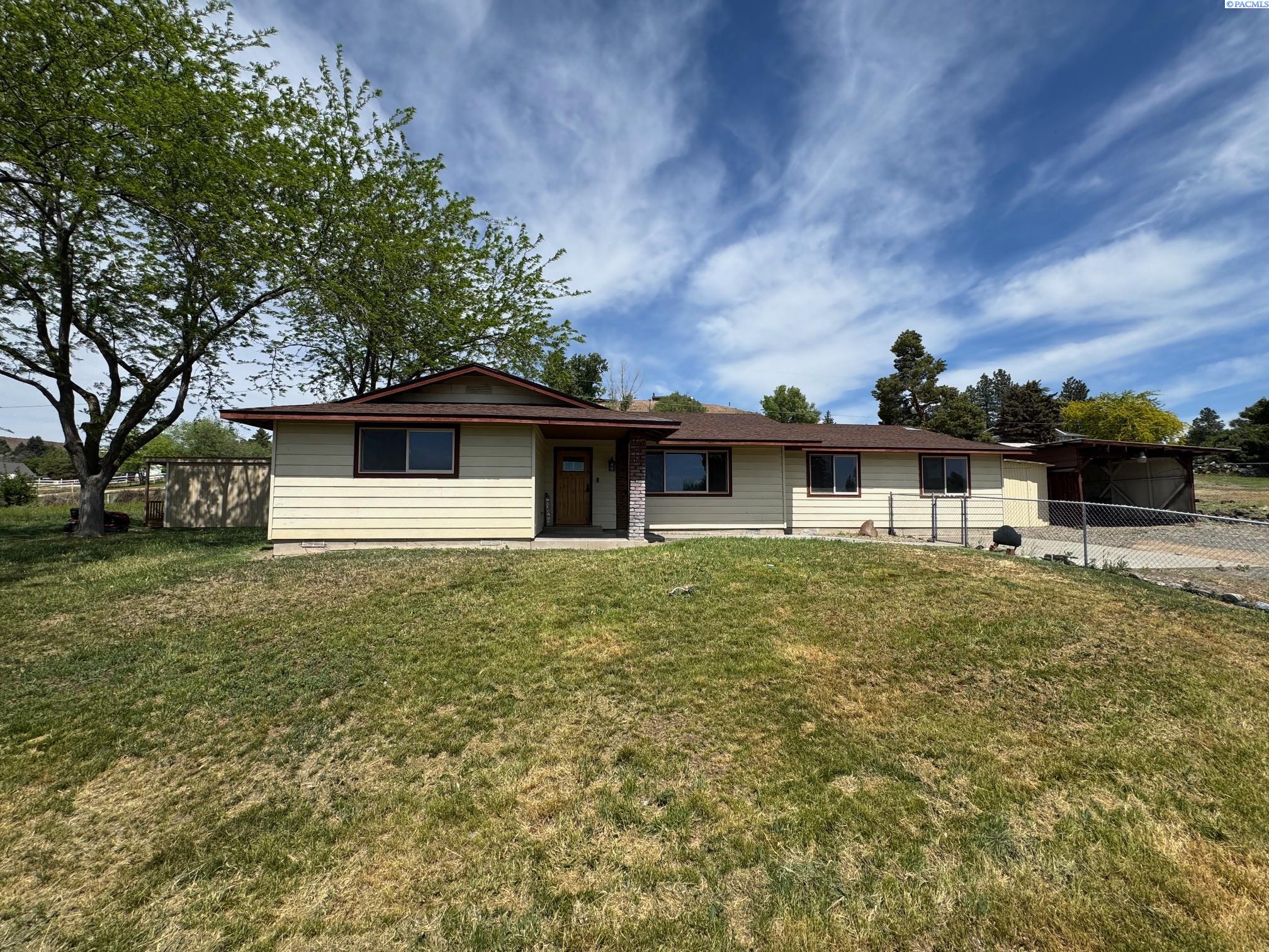 Photo 1 of Single family home for sale at 342 Sole Rd, Selah, WA 98942 | MLS# PAC292841 | Listing updated on 2026-10-02