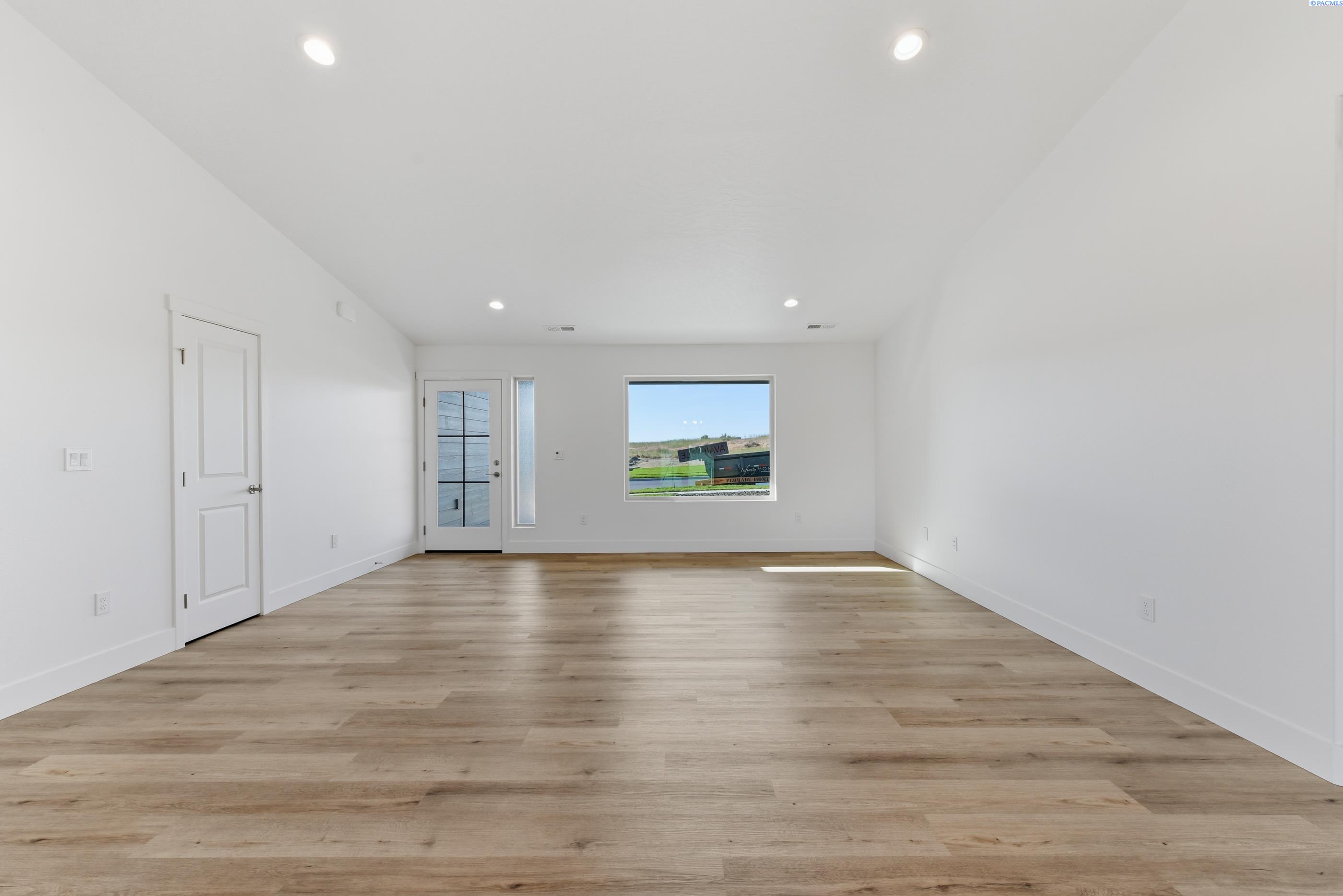 Photo 4 of Single family home for sale at 4219 Road 104, Pasco, WA 99301 | MLS# PAC292905 | Listing updated on 2026-09-22