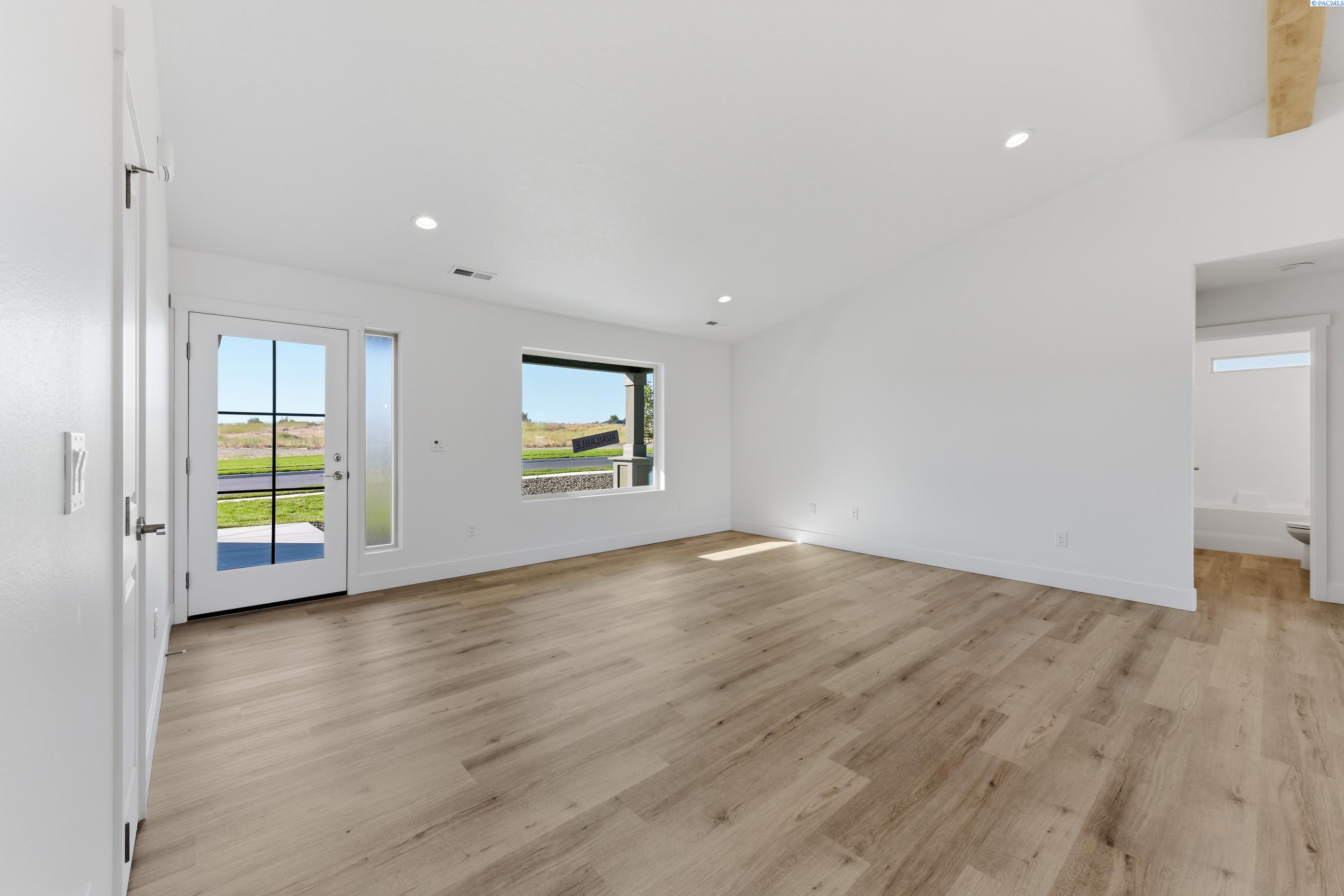 Photo 3 of Single family home for sale at 4219 Road 104, Pasco, WA 99301 | MLS# PAC292905 | Listing updated on 2026-09-22