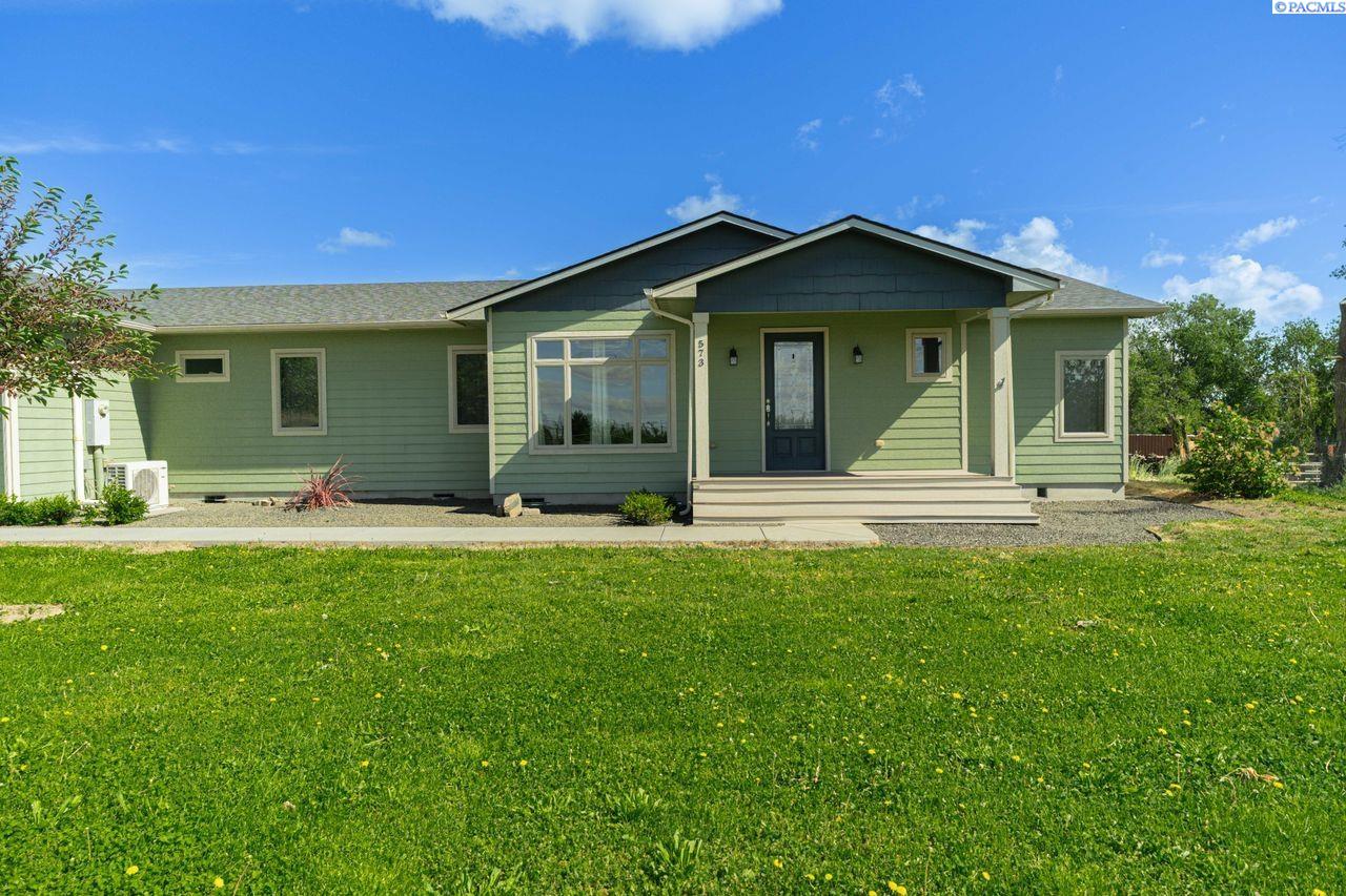 Single family home for sale at 573 E Sunset Dr, Burbank, WA 99323 | MLS# PAC292987