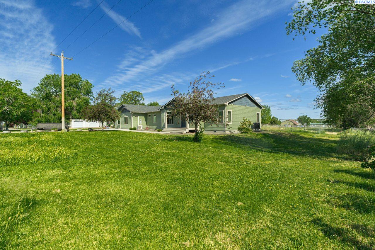 Photo 3 of Single family home for sale at 573 E Sunset Dr, Burbank, WA 99323 | MLS# PAC292987 | Listing updated on 2026-10-02