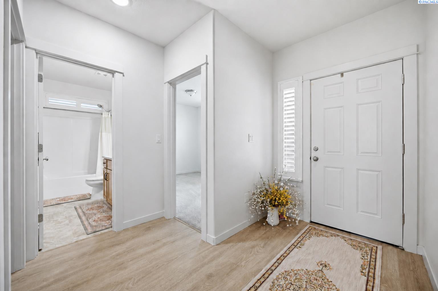 Photo 3 of Single family home for sale at 647 Marysville Way, Richland, WA 99352 | MLS# PAC292996 | Listing updated on 2026-09-24