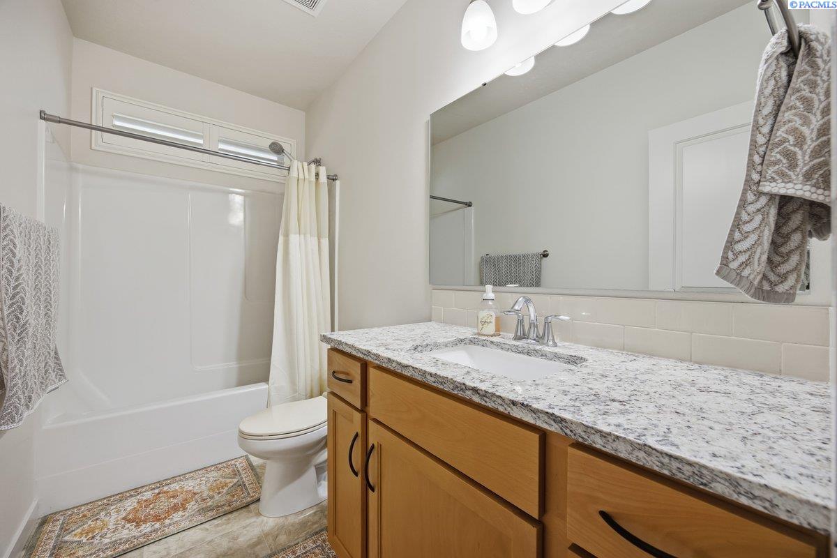 Photo 4 of Single family home for sale at 647 Marysville Way, Richland, WA 99352 | MLS# PAC292996 | Listing updated on 2026-09-24