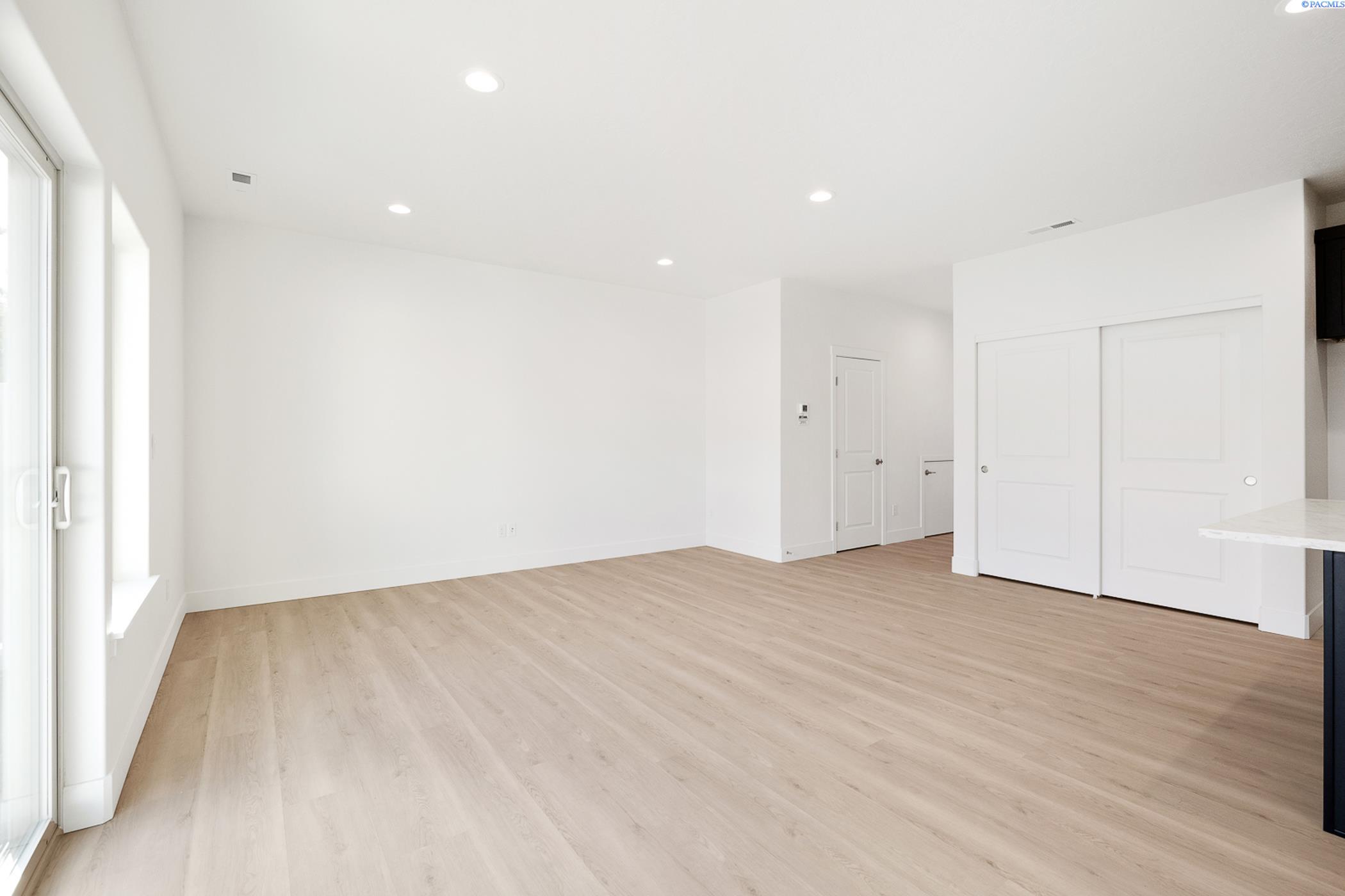 Photo 4 of House for sale at 1162 S Underwood Pl, Kennewick, WA 99337 | MLS# PAC293049 | Listing updated on 2026-09-19