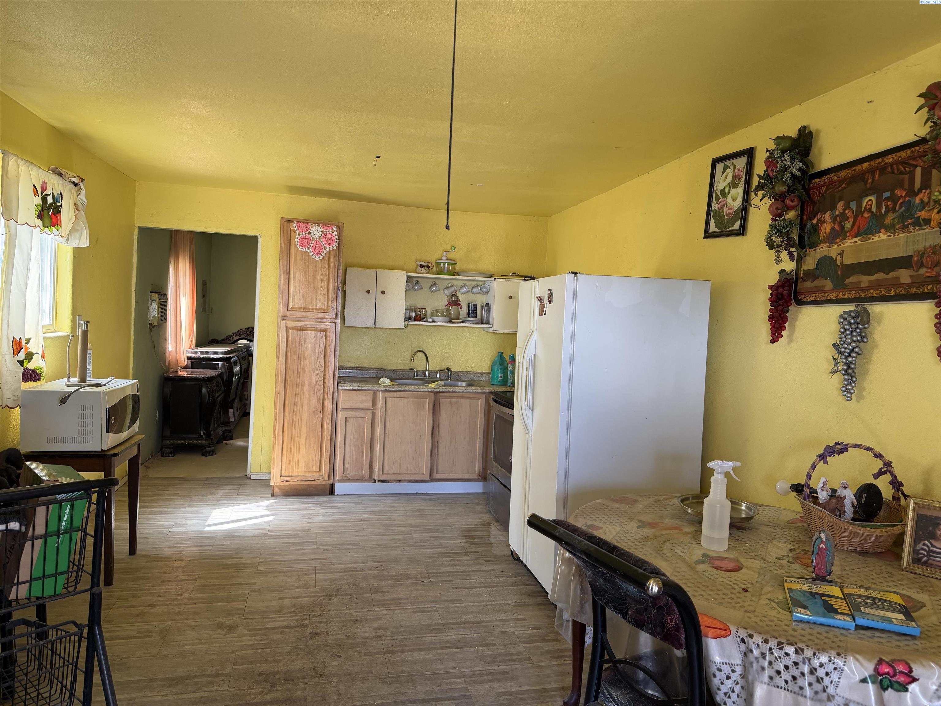 Photo 3 of Single family home for sale at 205 S Oak Ave, Warden, WA 98857 | MLS# PAC293093 | Listing updated on 2026-08-07