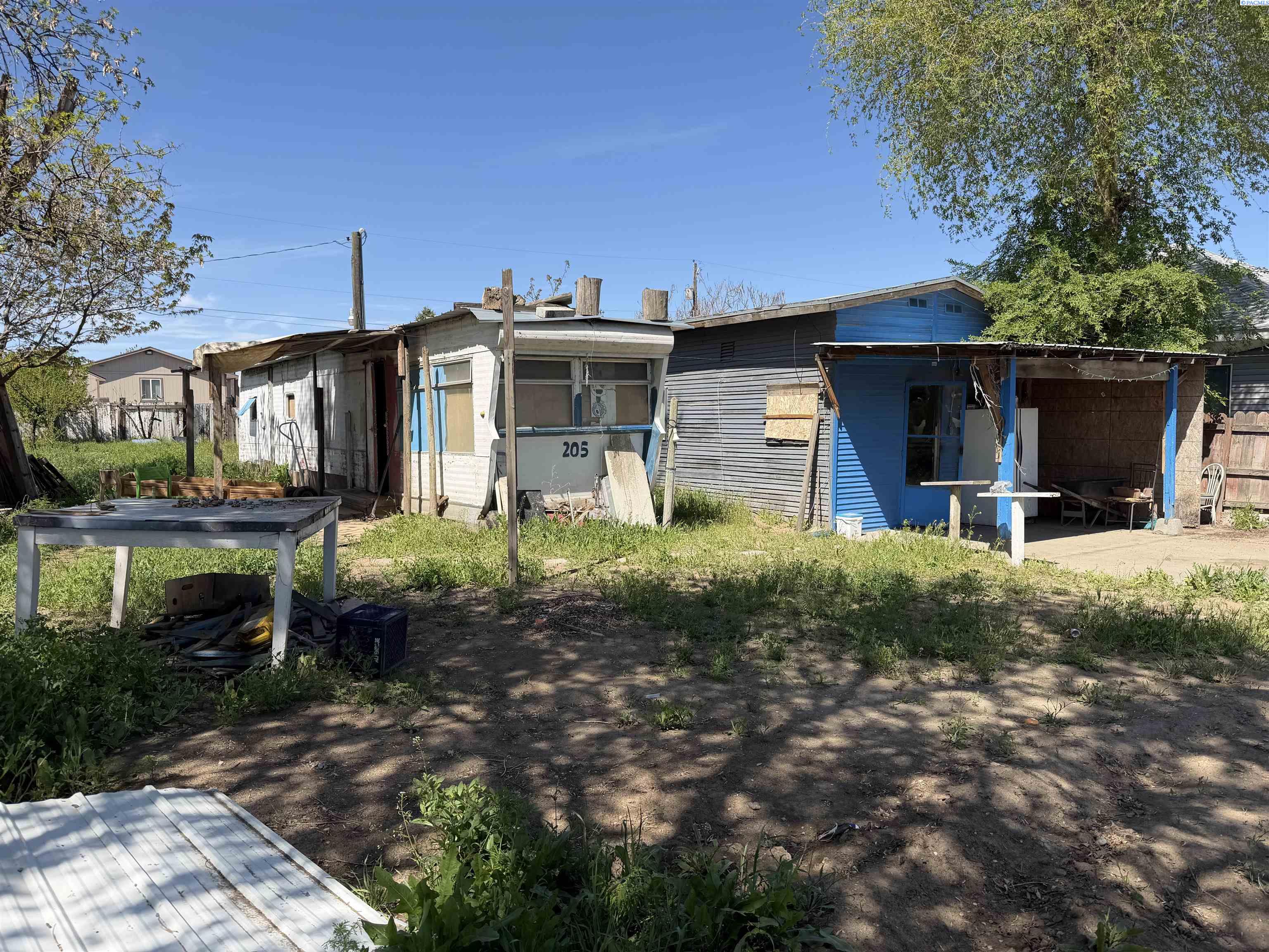 Photo 1 of Single family home for sale at 205 S Oak Ave, Warden, WA 98857 | MLS# PAC293093 | Listing updated on 2026-08-07