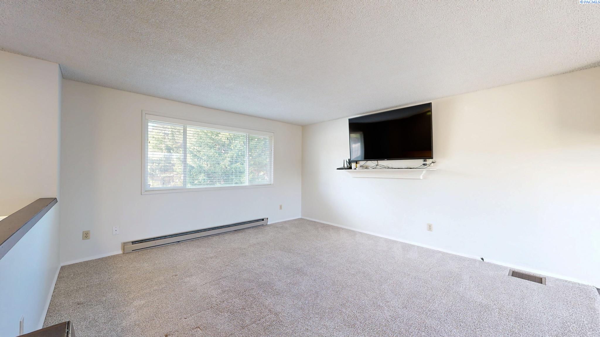 Photo 2 of Single family home for sale at 365 Nw Thomas St, Pullman, WA 99163 | MLS# PAC293113 | Listing updated on 2026-09-06