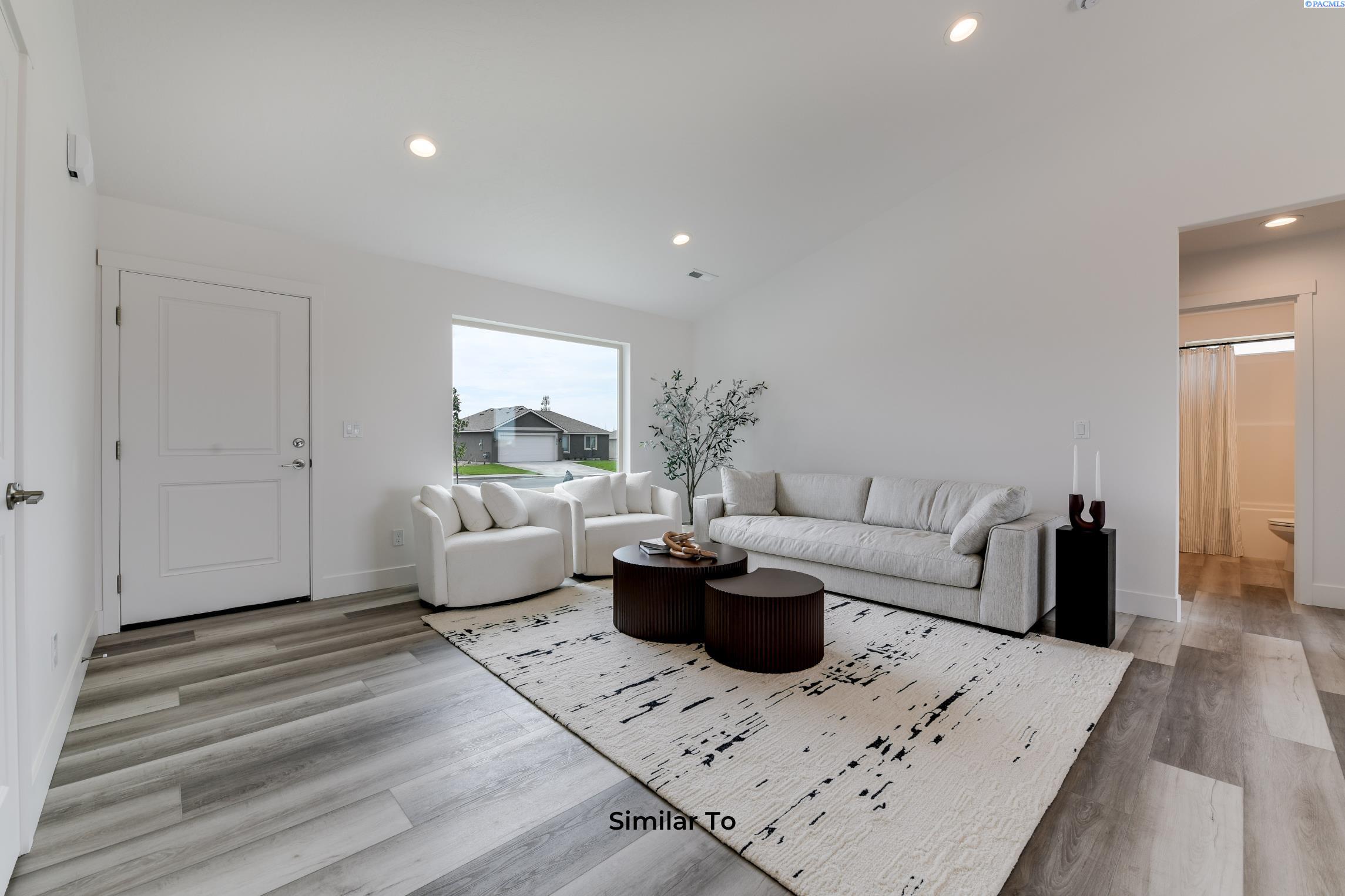 Photo 3 of Single family home for sale at 1615 Parkwood Ct, Grandview, WA 98930 | MLS# PAC293129 | Listing updated on 2026-10-13