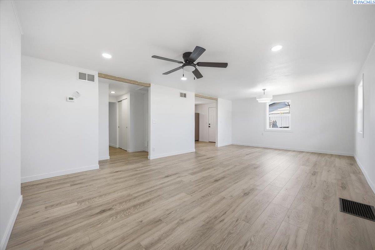 Photo 3 of Single family home for sale at 1207 Acacia Ave, Richland, WA 99354 | MLS# PAC293142 | Listing updated on 2026-10-09