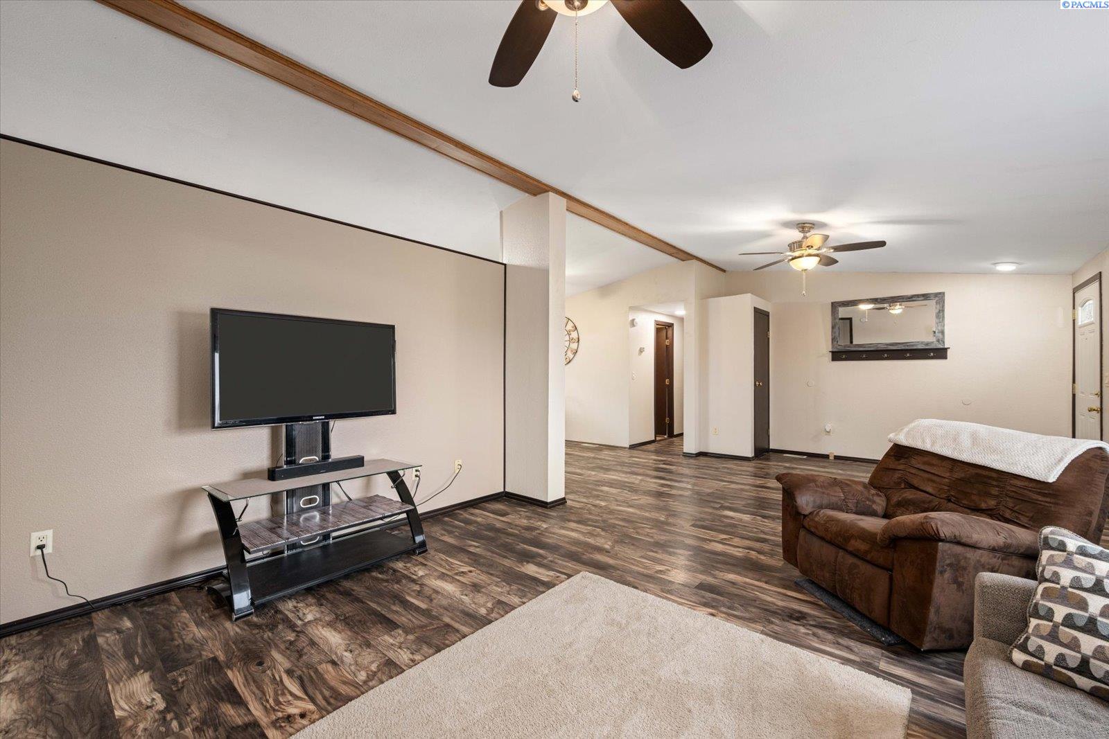 Photo 4 of Manufactured home for sale at 27404 E Ambassador Pr NE, Benton City, WA 99320 | MLS# PAC293167 | Listing updated on 2026-08-02