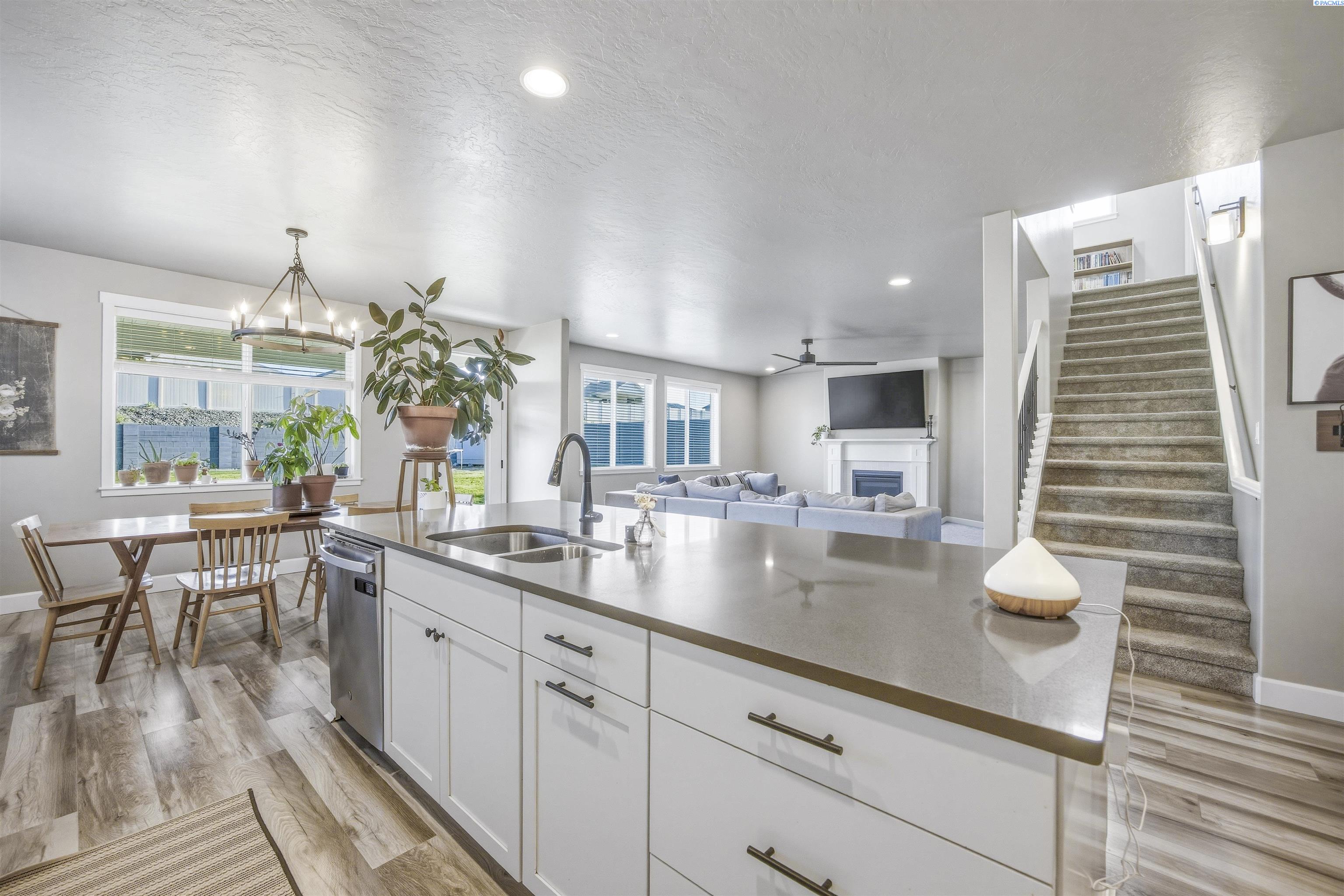 Photo 4 of Single family home for sale at 7037 W 35th Avenue, Kennewick, WA 99338 | MLS# PAC293185 | Listing updated on 2026-10-08
