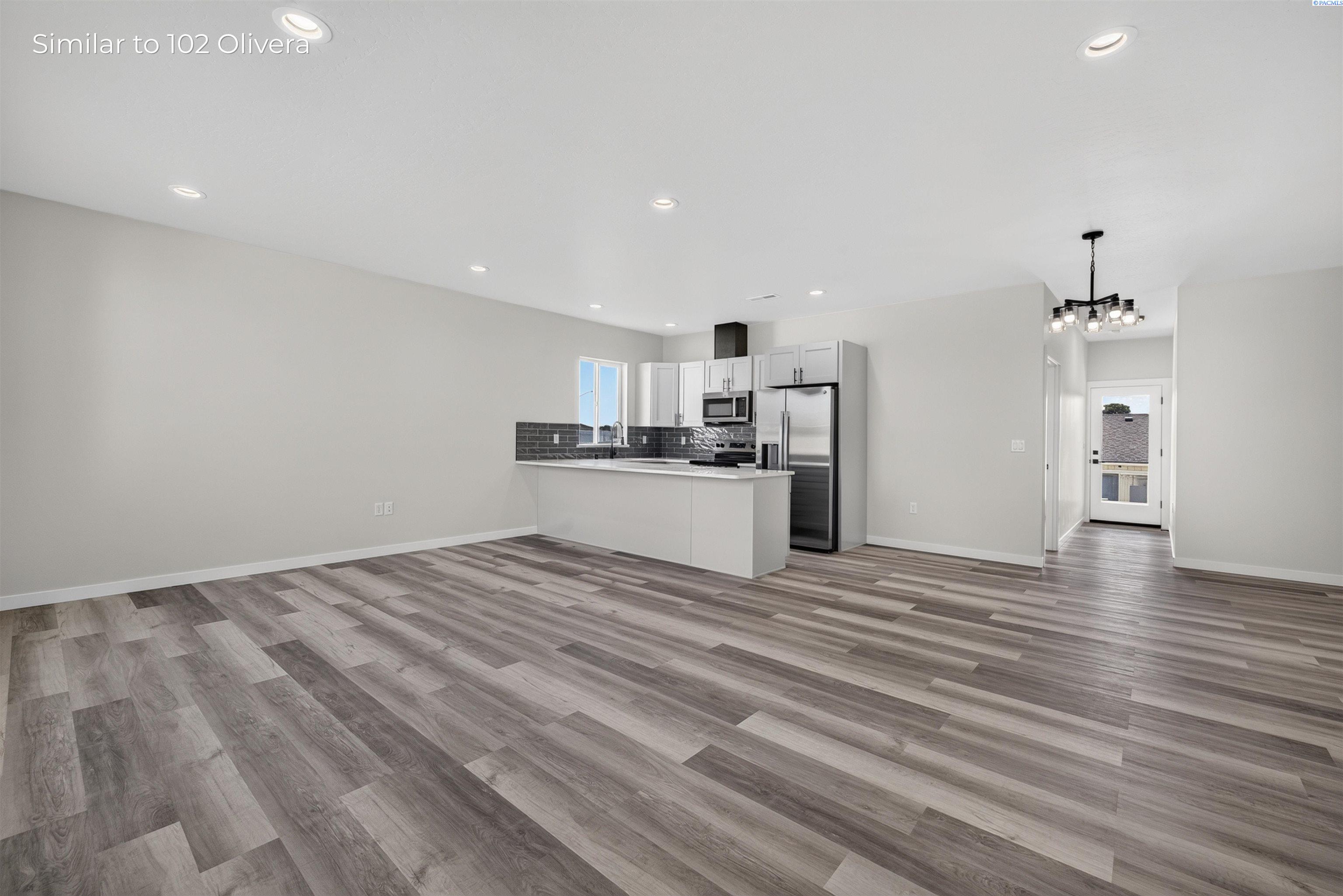 Photo 3 of Single family home for sale at 300 Olivera St, Grandview, WA 98930 | MLS# PAC293199 | Listing updated on 2026-08-27