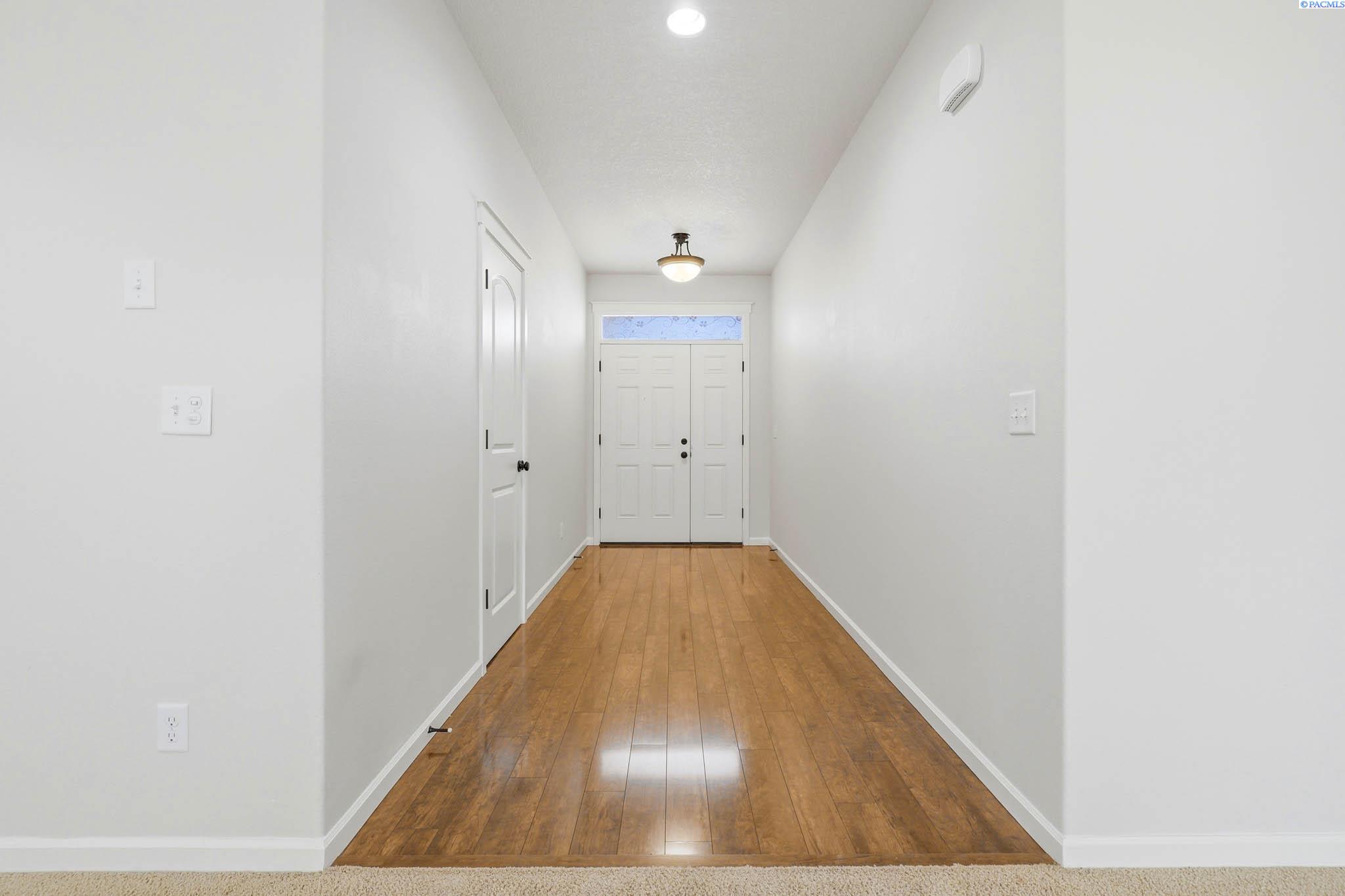 Photo 3 of Single family home for sale at 2376 Coppertree Ct, Richland, WA 99354 | MLS# PAC293202 | Listing updated on 2026-08-22