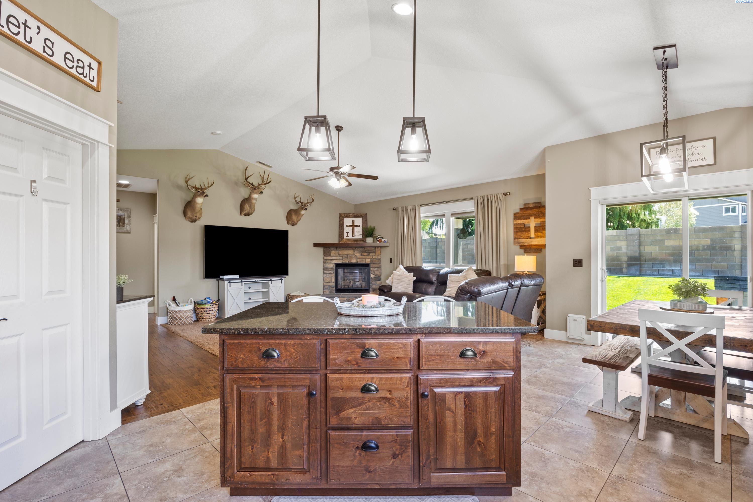 Photo 4 of Single family home for sale at 4612 Meadow View Dr, Pasco, WA 99301 | MLS# PAC293257 | Listing updated on 2026-10-08