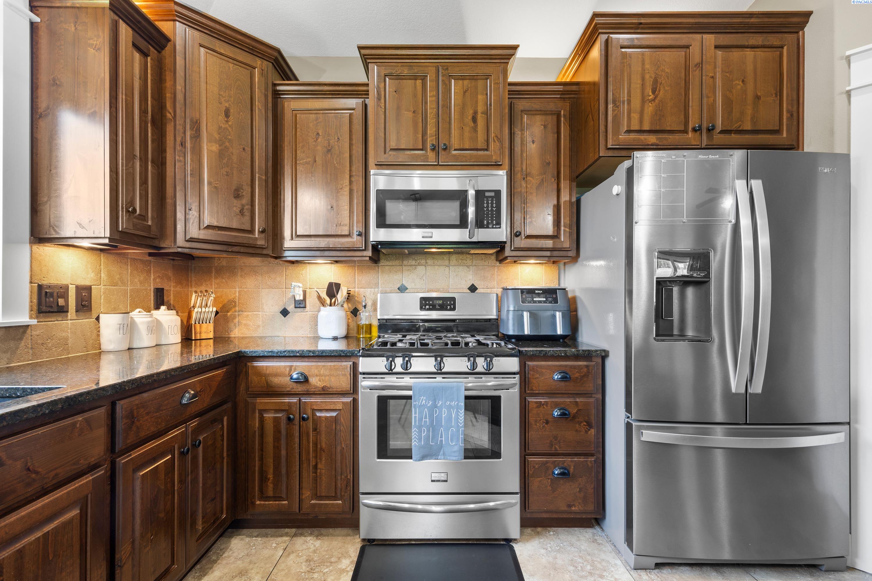 Photo 3 of Single family home for sale at 4612 Meadow View Dr, Pasco, WA 99301 | MLS# PAC293257 | Listing updated on 2026-10-08