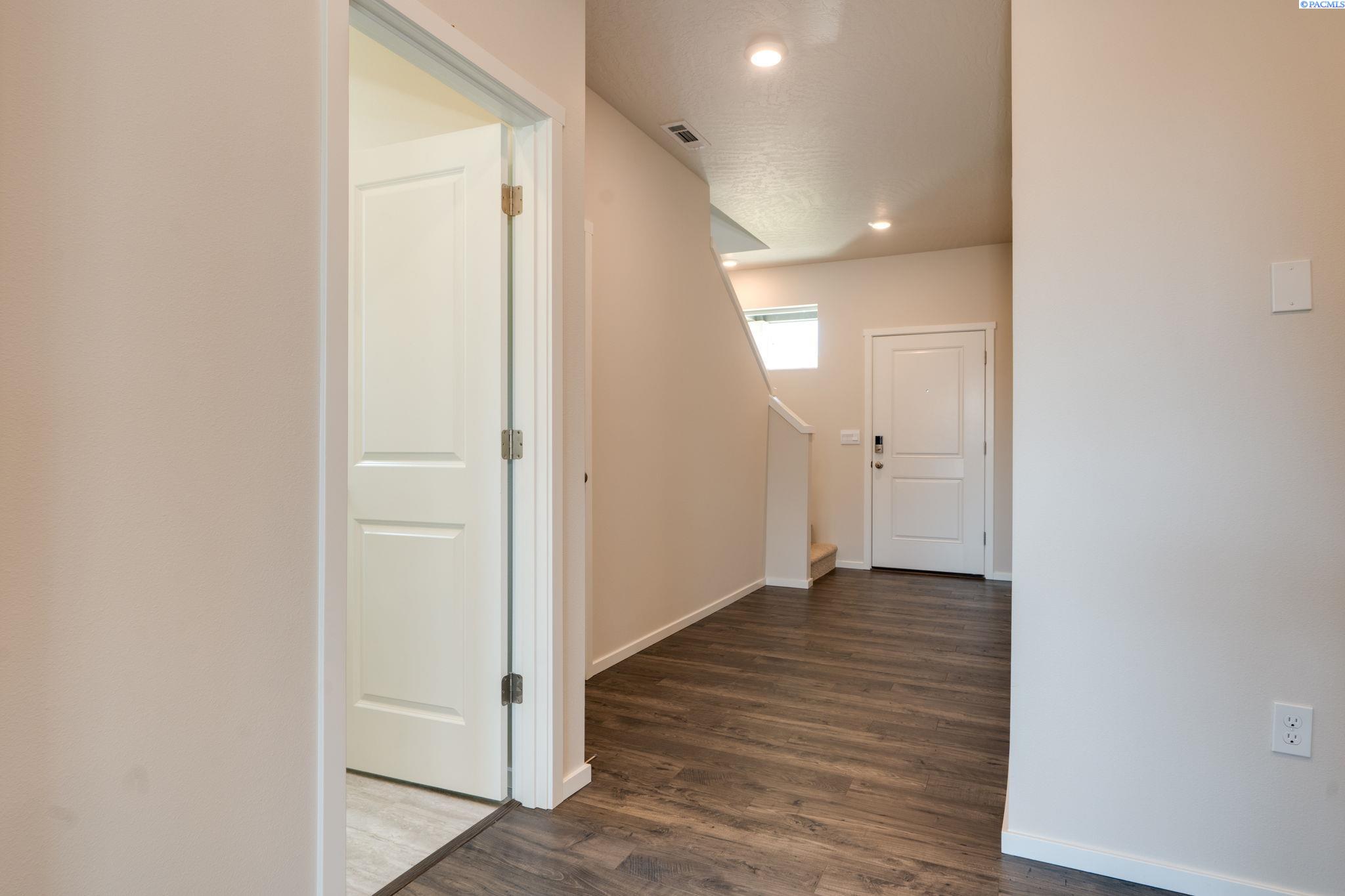 Photo 3 of Single family home for sale at 6113 Road 115, Pasco, WA 99301 | MLS# PAC293337 | Listing updated on 2026-10-08
