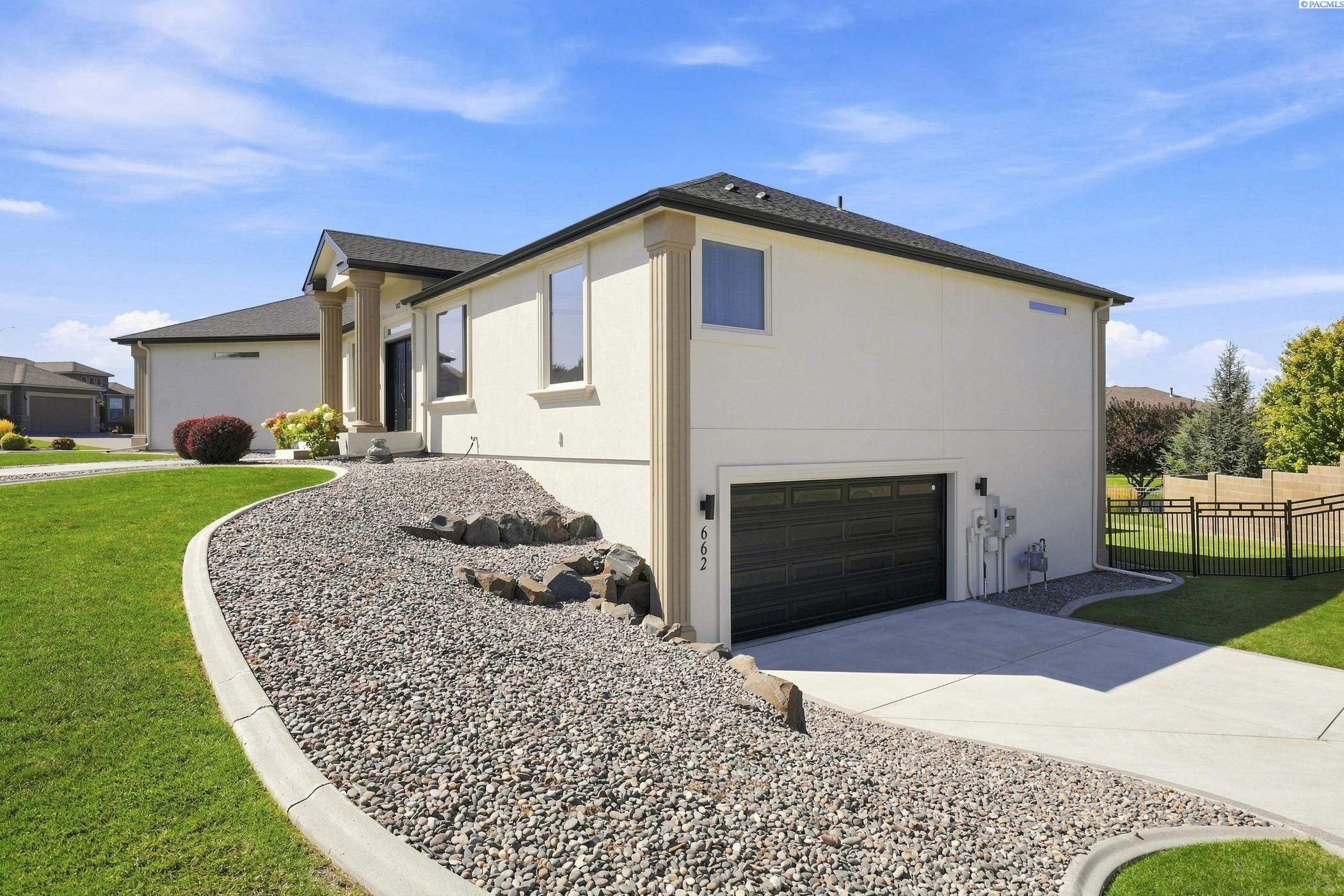 Photo 3 of Single family home for sale at 662 S Hawaii Pl, Kennewick, WA 99336 | MLS# PAC293371 | Listing updated on 2026-10-09