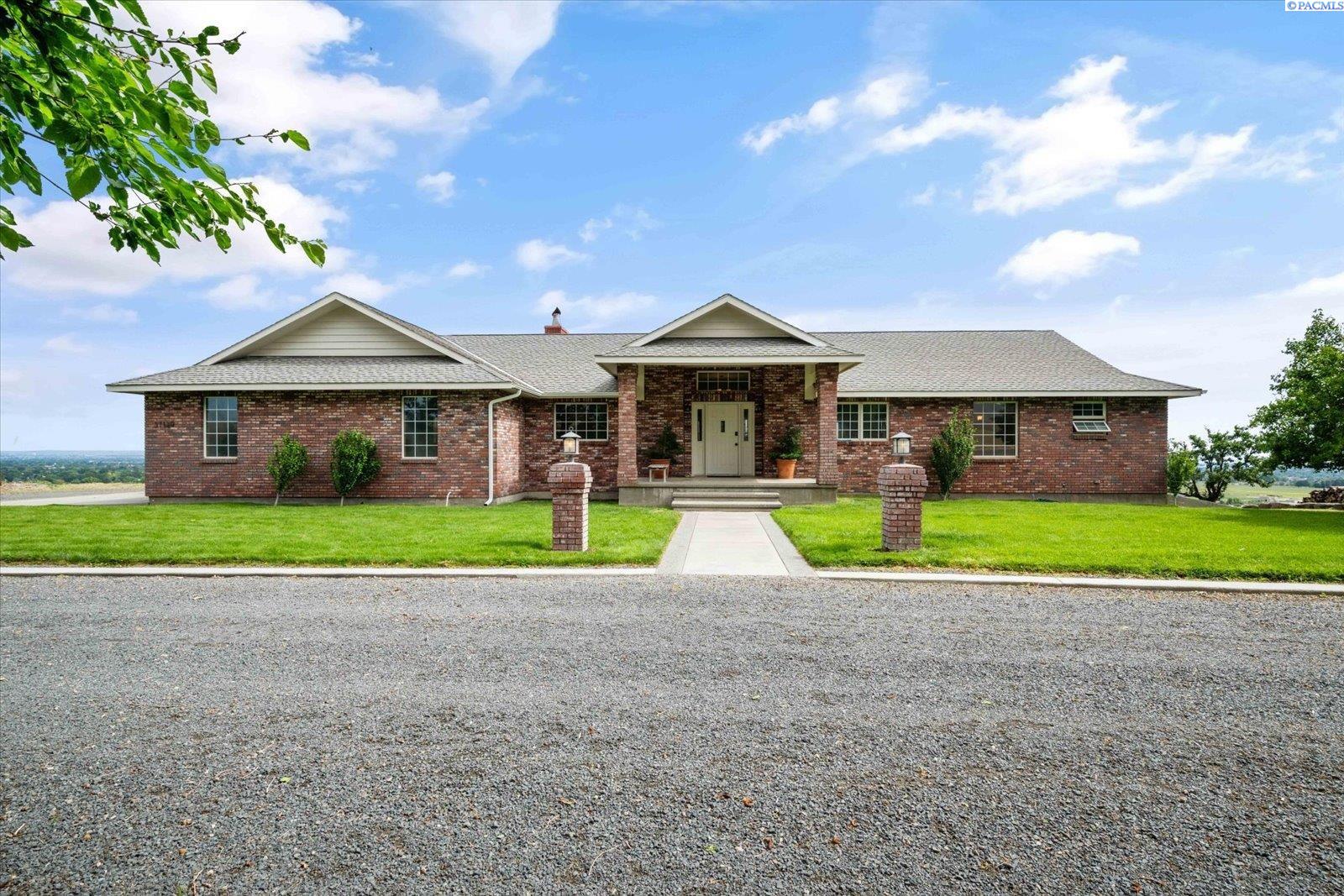 Photo 3 of Single family home for sale at 37129 S Olympia St, Kennewick, WA 99337 | MLS# PAC293399 | Listing updated on 2026-07-14
